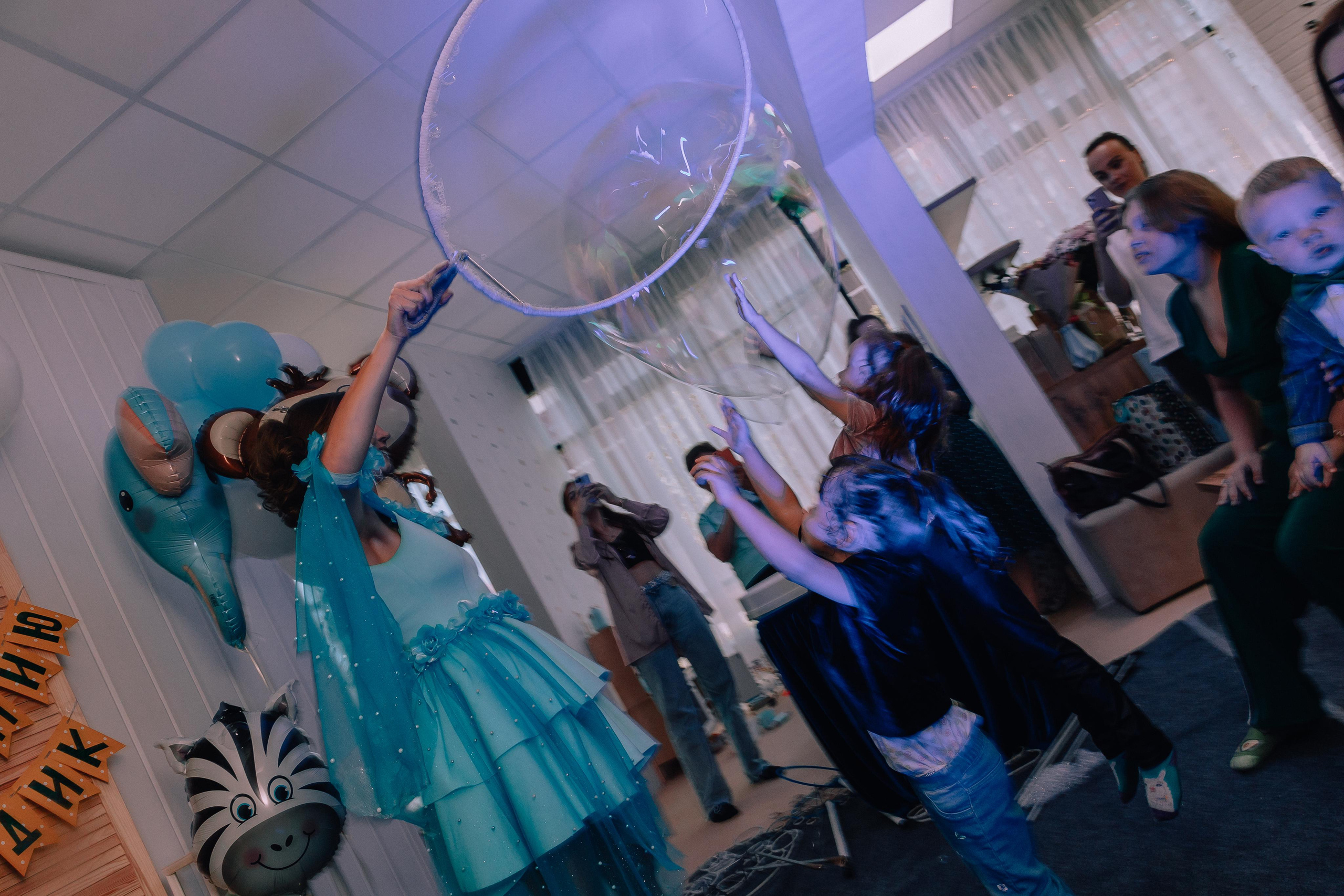 1 год в игровой. Фотограф Авилова Дарья ● Тюмень● Съемка больших семей ●Архив поколений