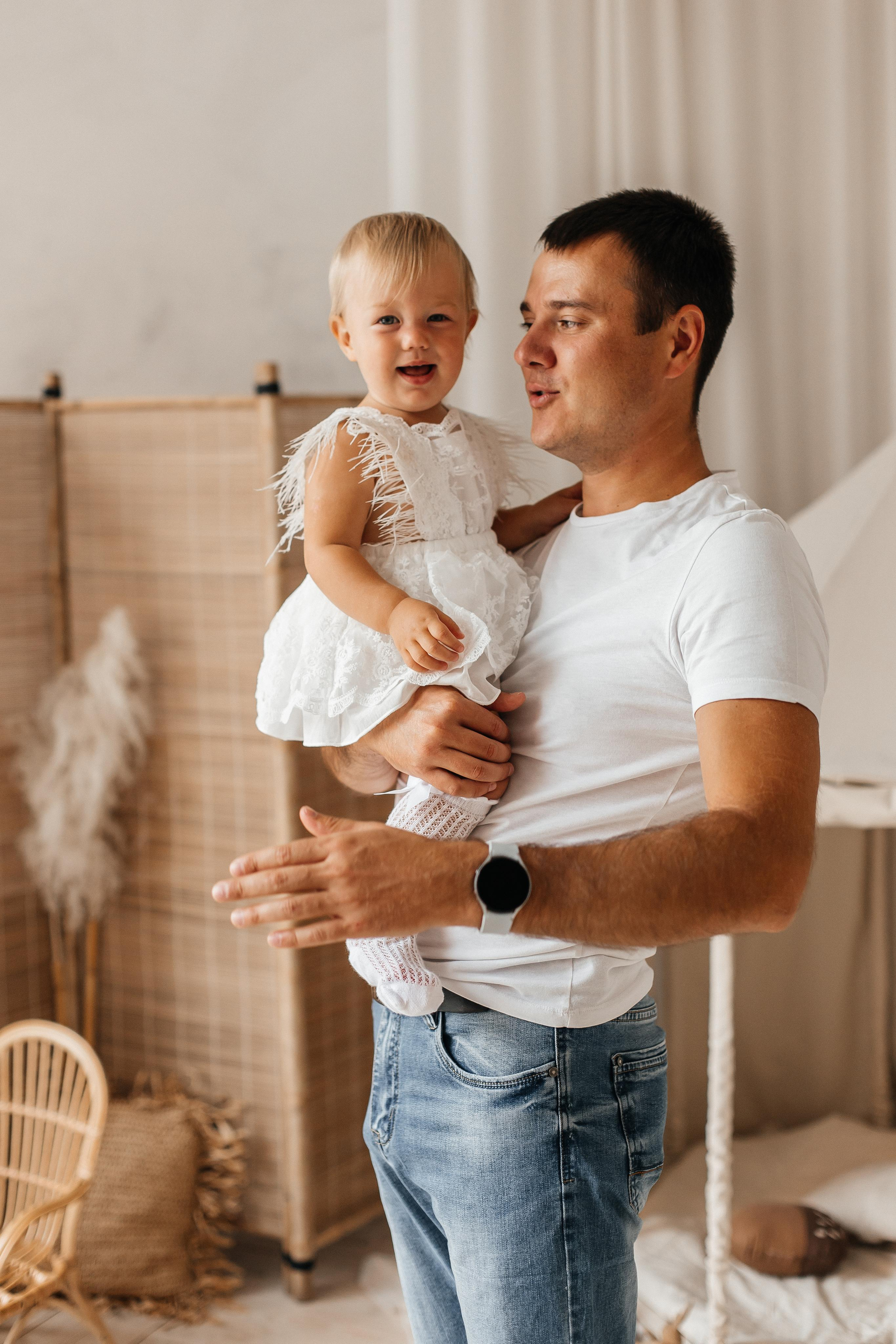 Семейная фотосессия (1 годик). Фотограф Авилова Дарья ● Тюмень● Съемка больших семей ●Архив поколений