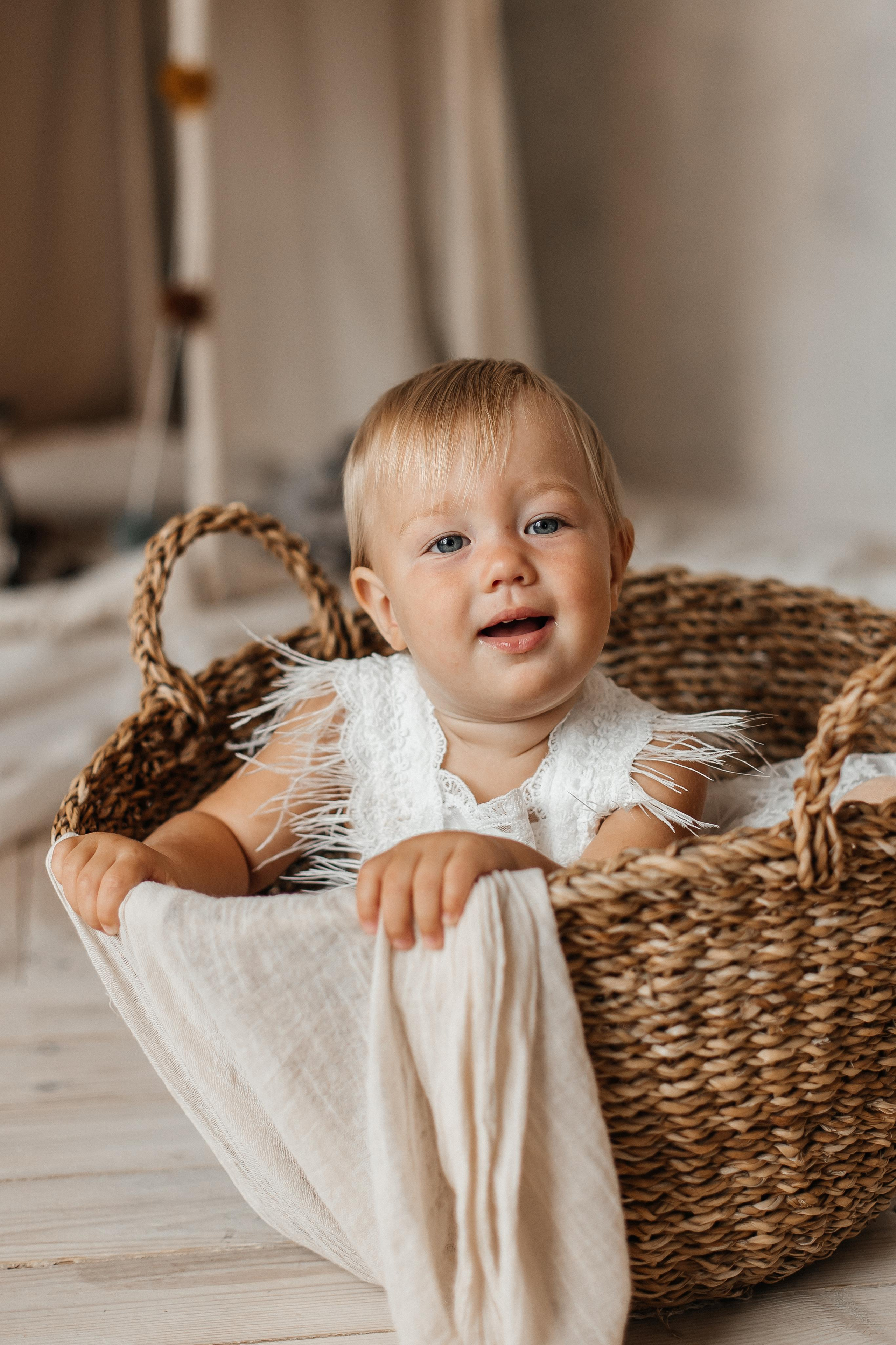 Семейная фотосессия (1 годик). Фотограф Авилова Дарья ● Тюмень● Съемка больших семей ●Архив поколений