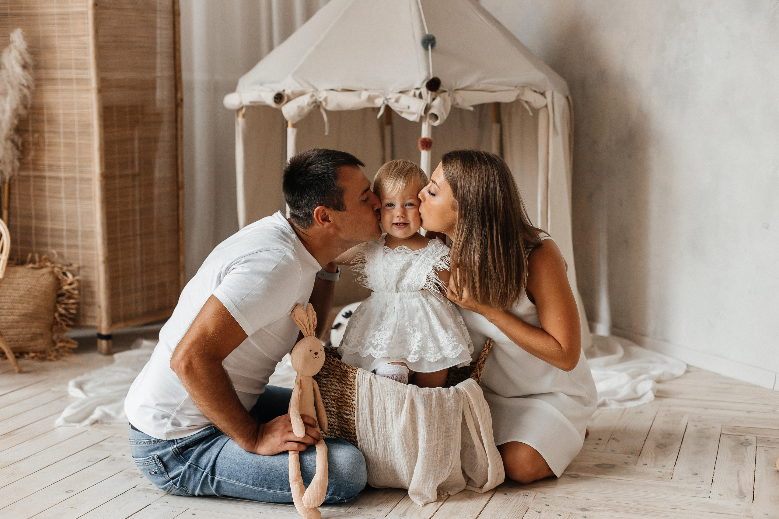 Семейная фотосессия (1 годик). Фотограф Авилова Дарья ● Тюмень● Съемка больших семей ●Архив поколений
