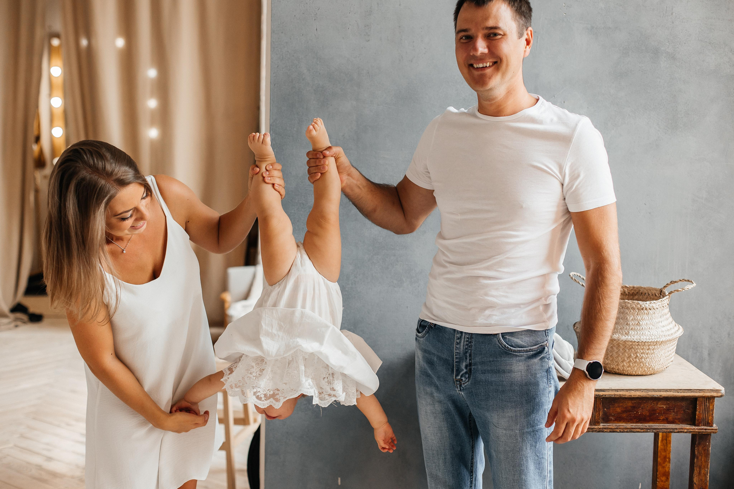 Семейная фотосессия (1 годик). Фотограф Авилова Дарья ● Тюмень● Съемка больших семей ●Архив поколений