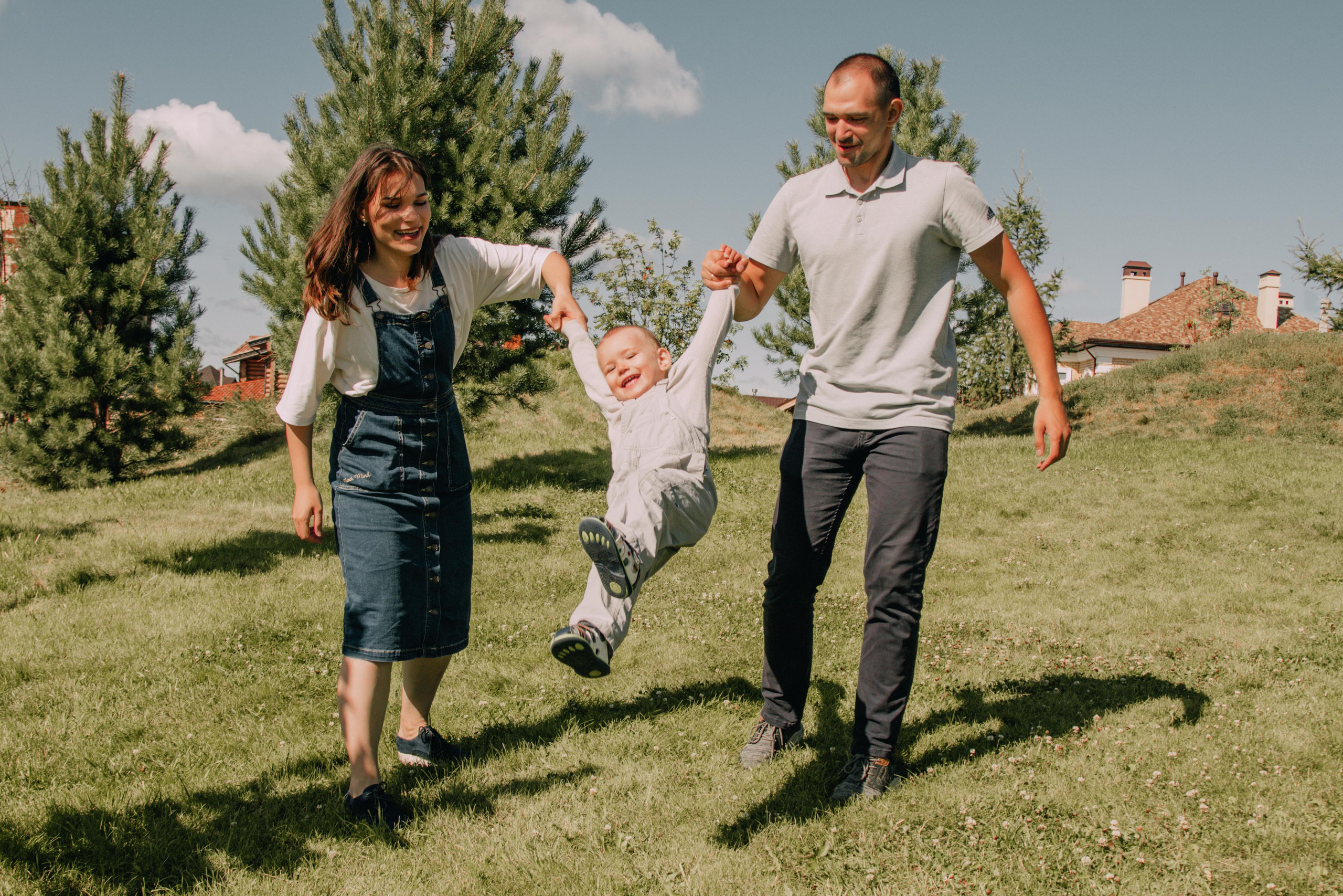 Прогулка. Фотограф Авилова Дарья ● Тюмень● Съемка больших семей ●Архив поколений