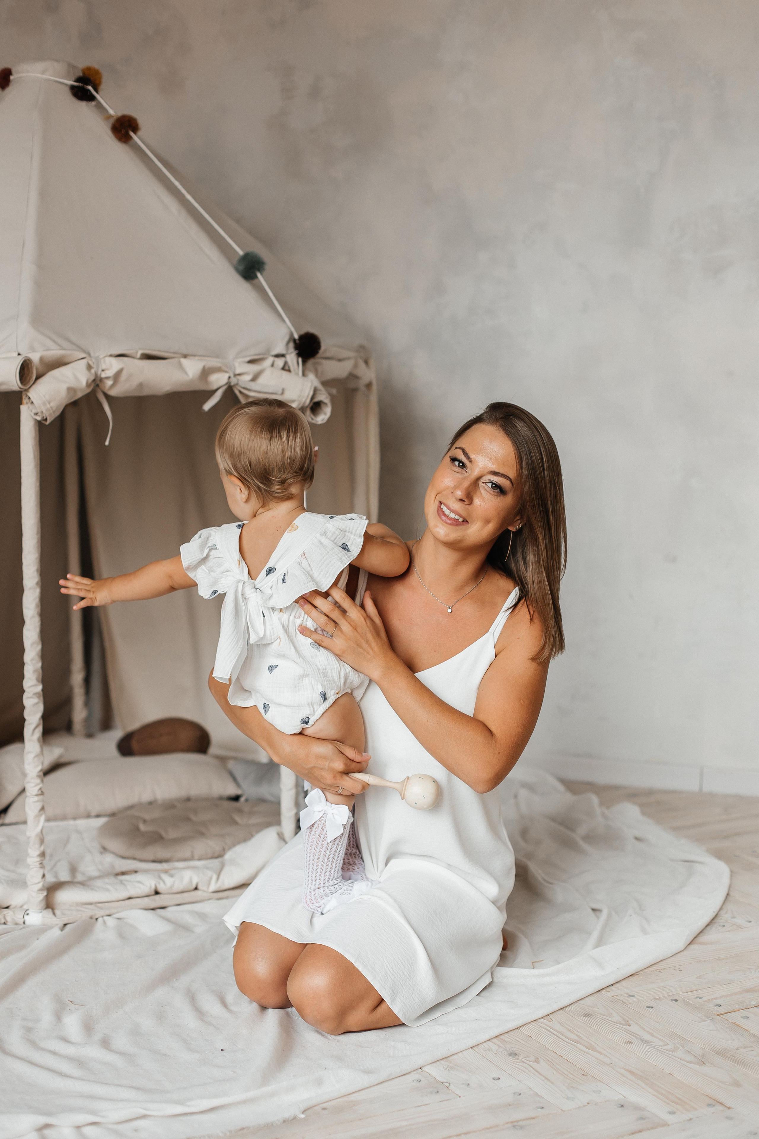 Семейная фотосессия (1 годик). Фотограф Авилова Дарья ● Тюмень● Съемка больших семей ●Архив поколений