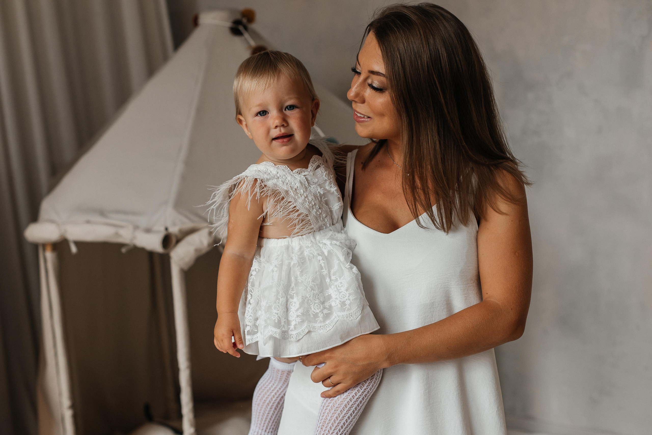 Семейная фотосессия (1 годик). Фотограф Авилова Дарья ● Тюмень● Съемка больших семей ●Архив поколений