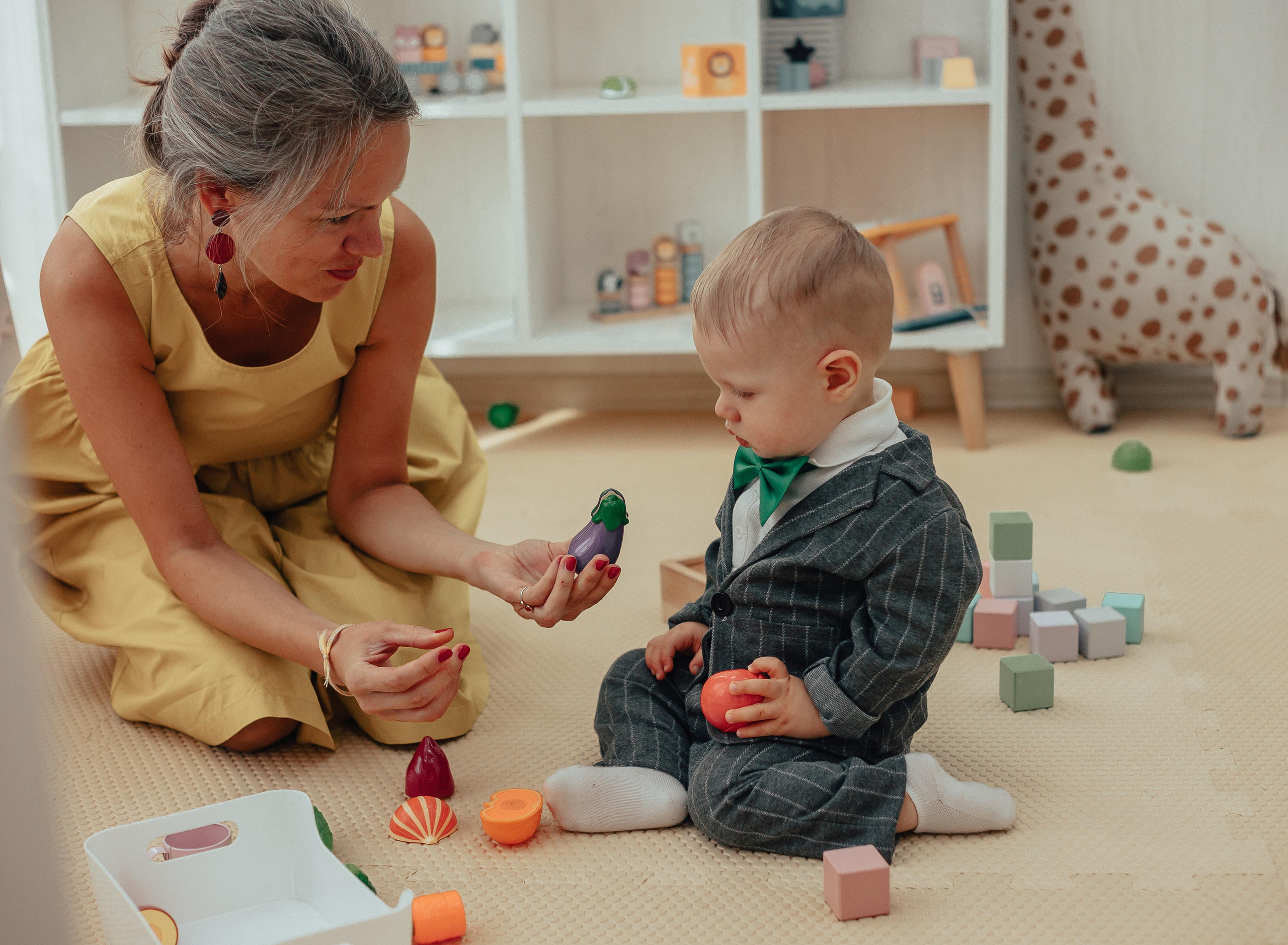 1 год в игровой. Фотограф Авилова Дарья ● Тюмень● Съемка больших семей ●Архив поколений