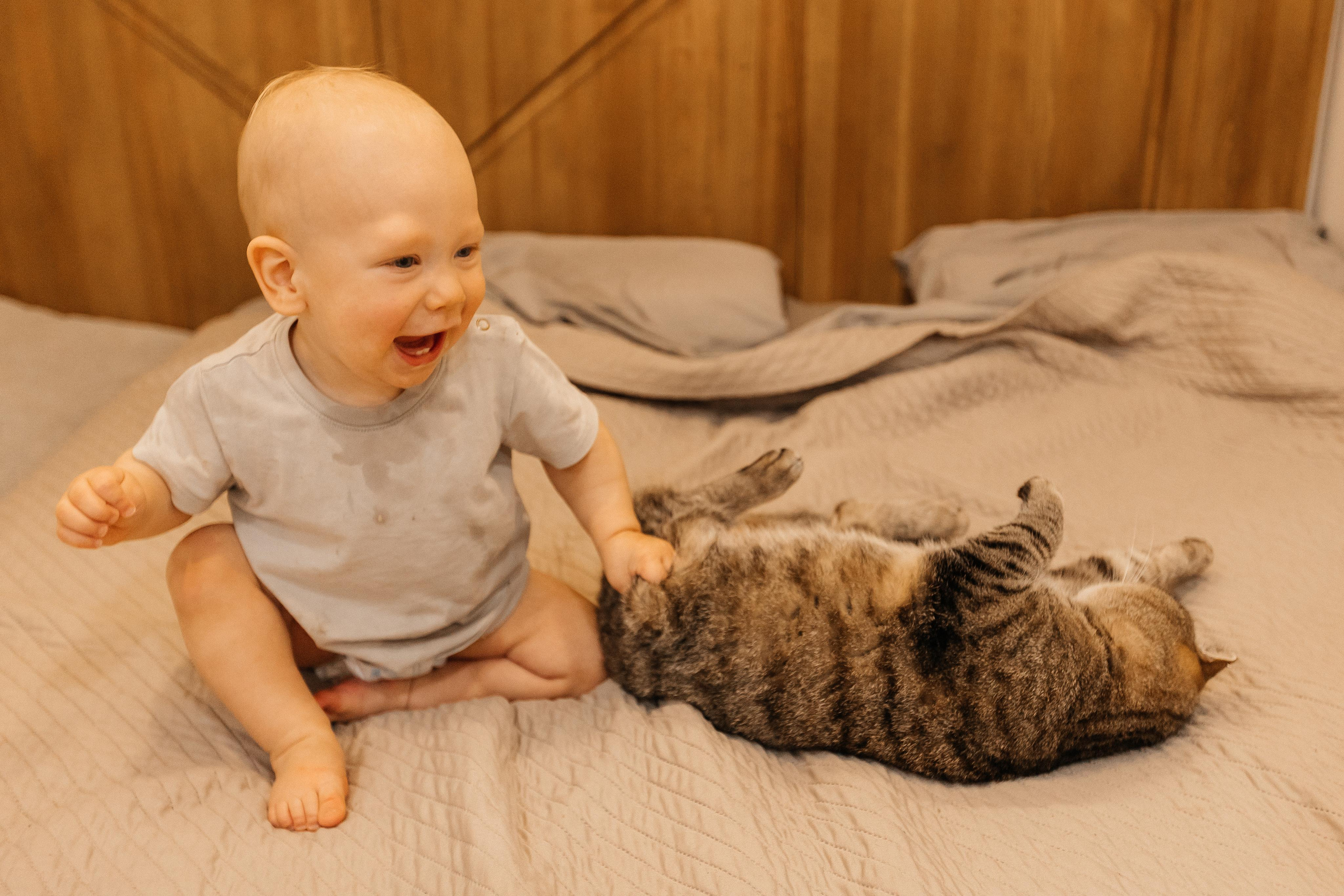 1 год дома. Фотограф Авилова Дарья ● Тюмень● Съемка больших семей ●Архив поколений