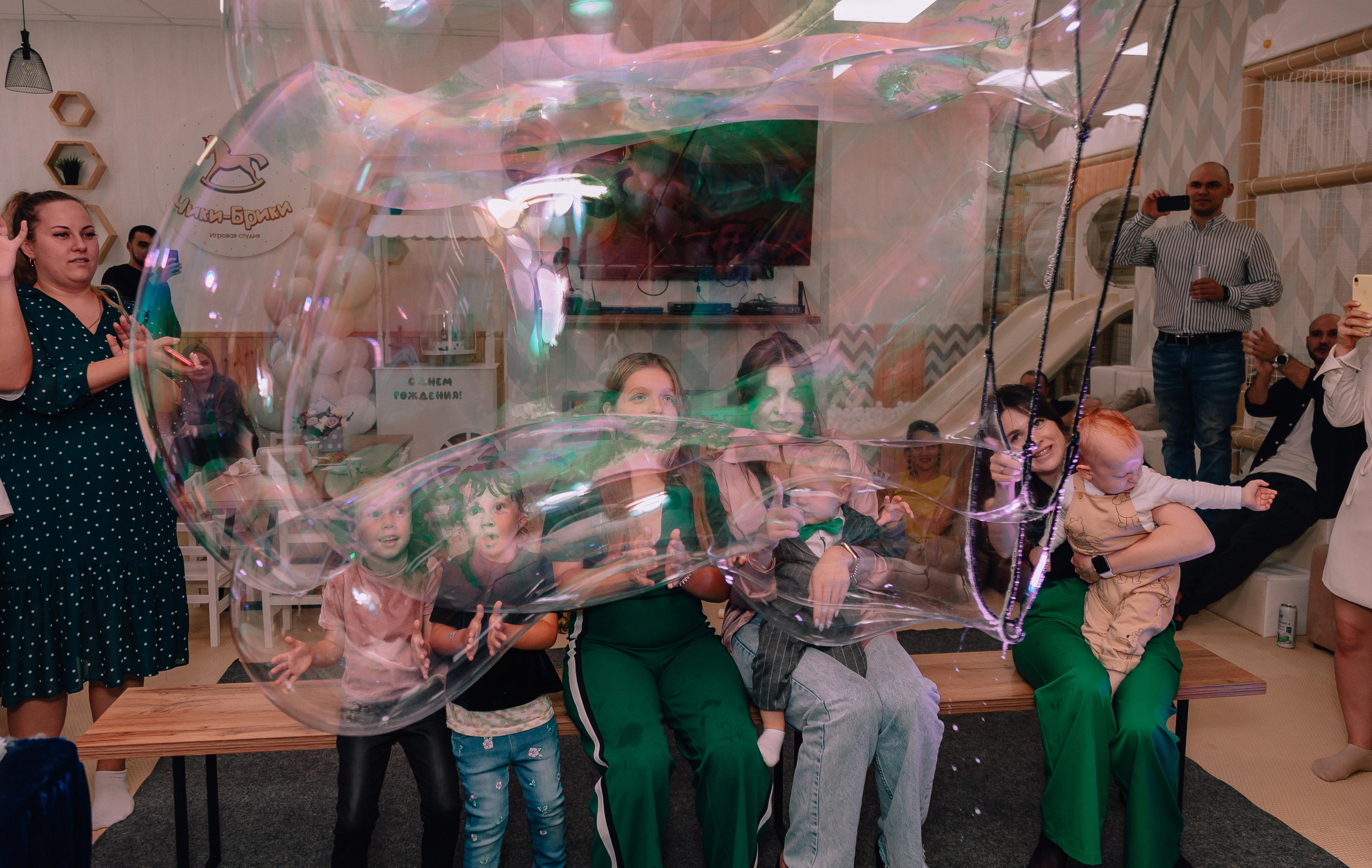 1 год в игровой. Фотограф Авилова Дарья ● Тюмень● Съемка больших семей ●Архив поколений