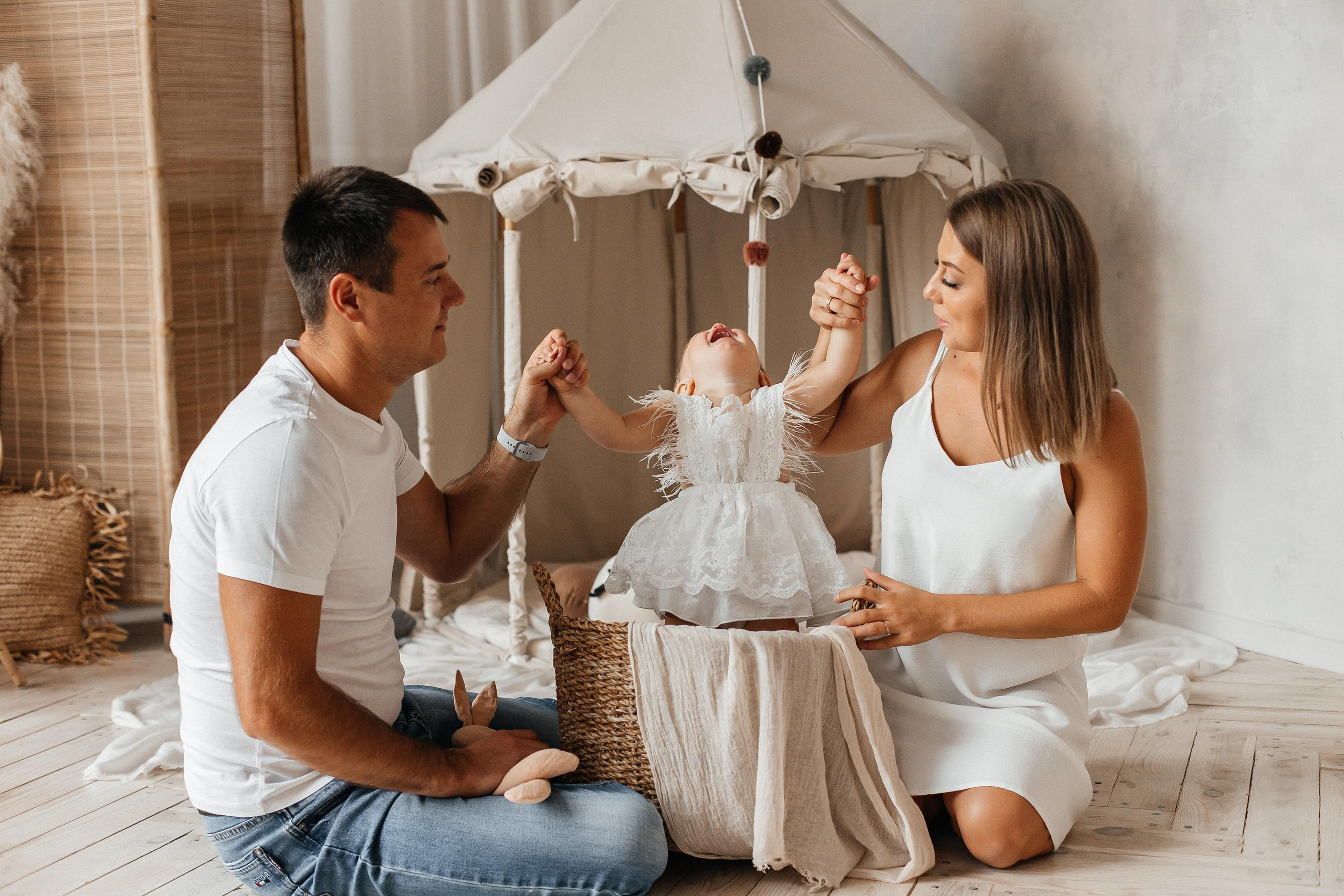 Семейная фотосессия (1 годик). Фотограф Авилова Дарья ● Тюмень● Съемка больших семей ●Архив поколений