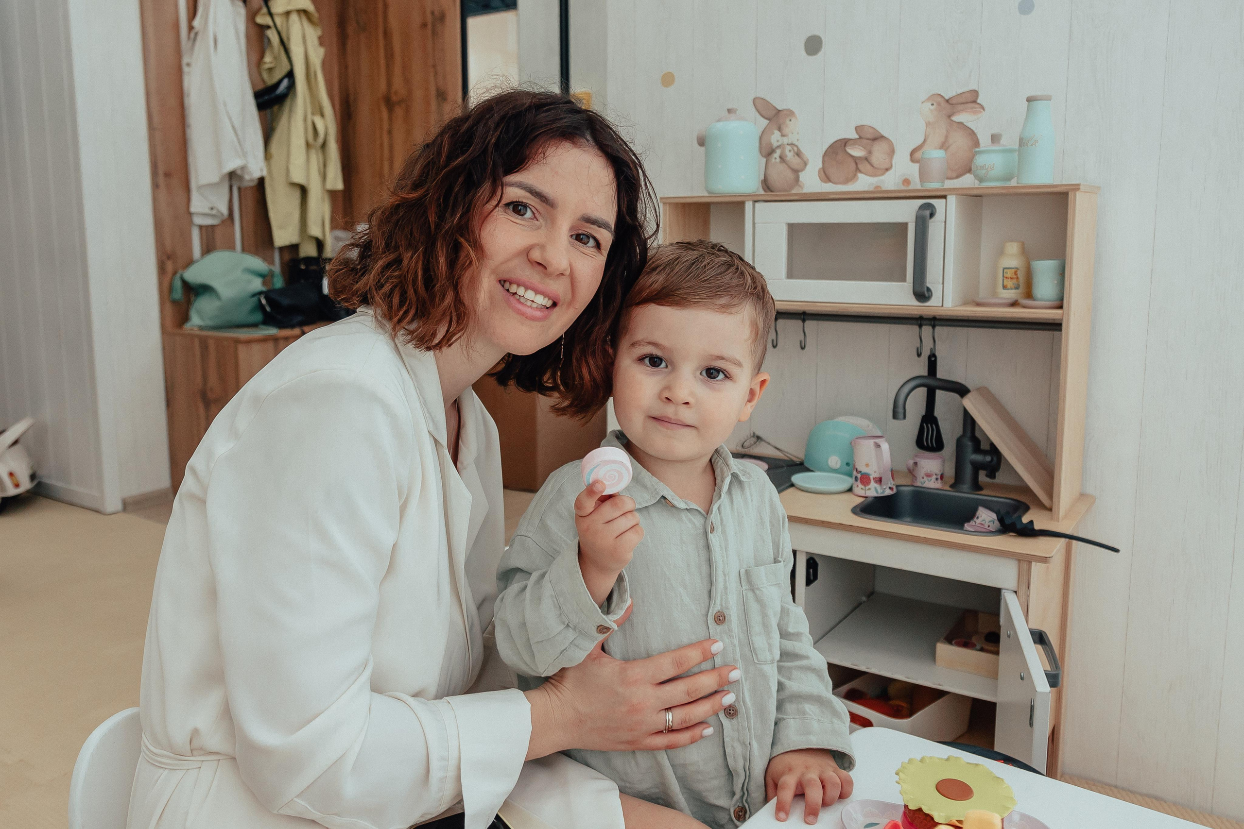 1 год в игровой. Фотограф Авилова Дарья ● Тюмень● Съемка больших семей ●Архив поколений