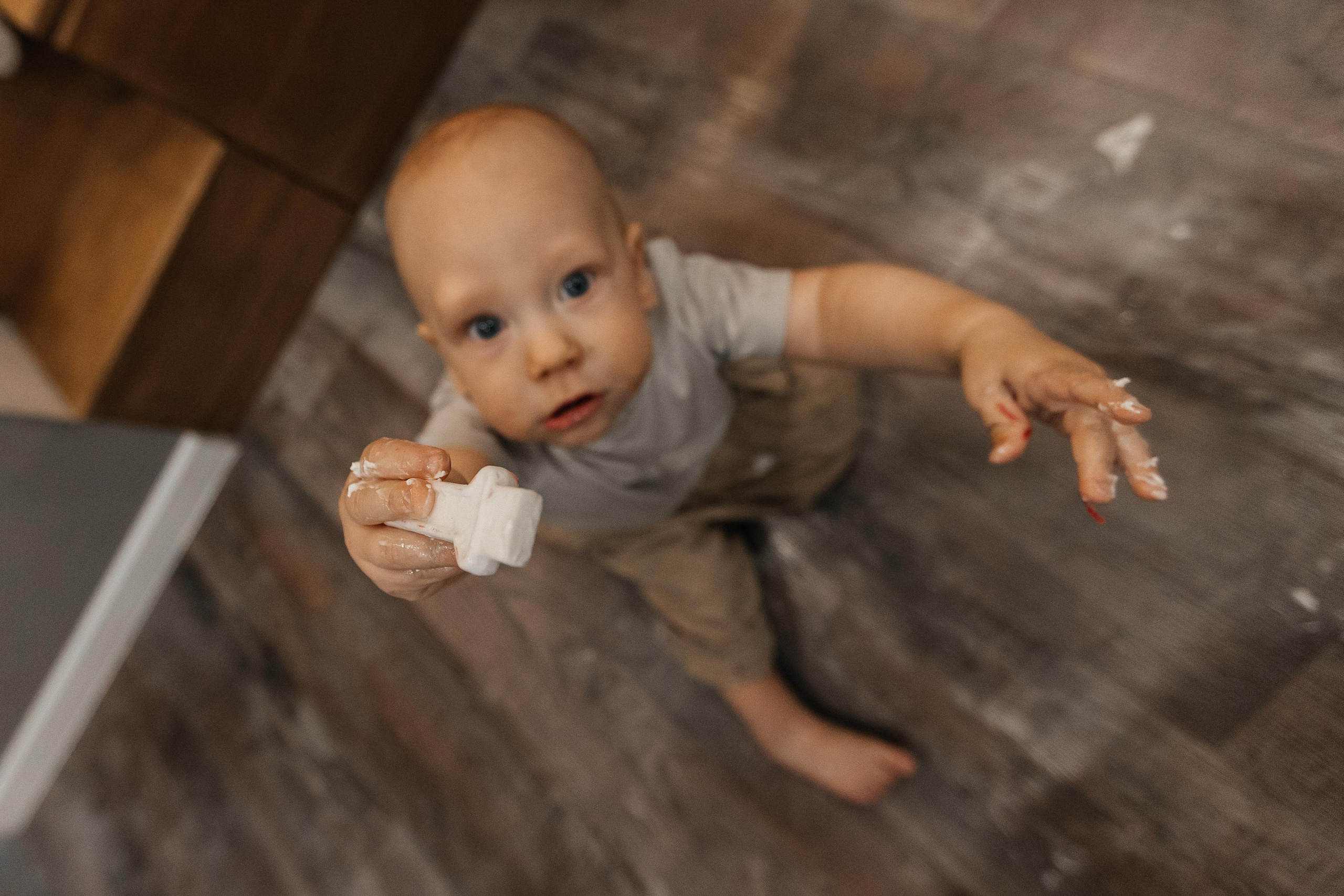 1 год дома. Фотограф Авилова Дарья ● Тюмень● Съемка больших семей ●Архив поколений