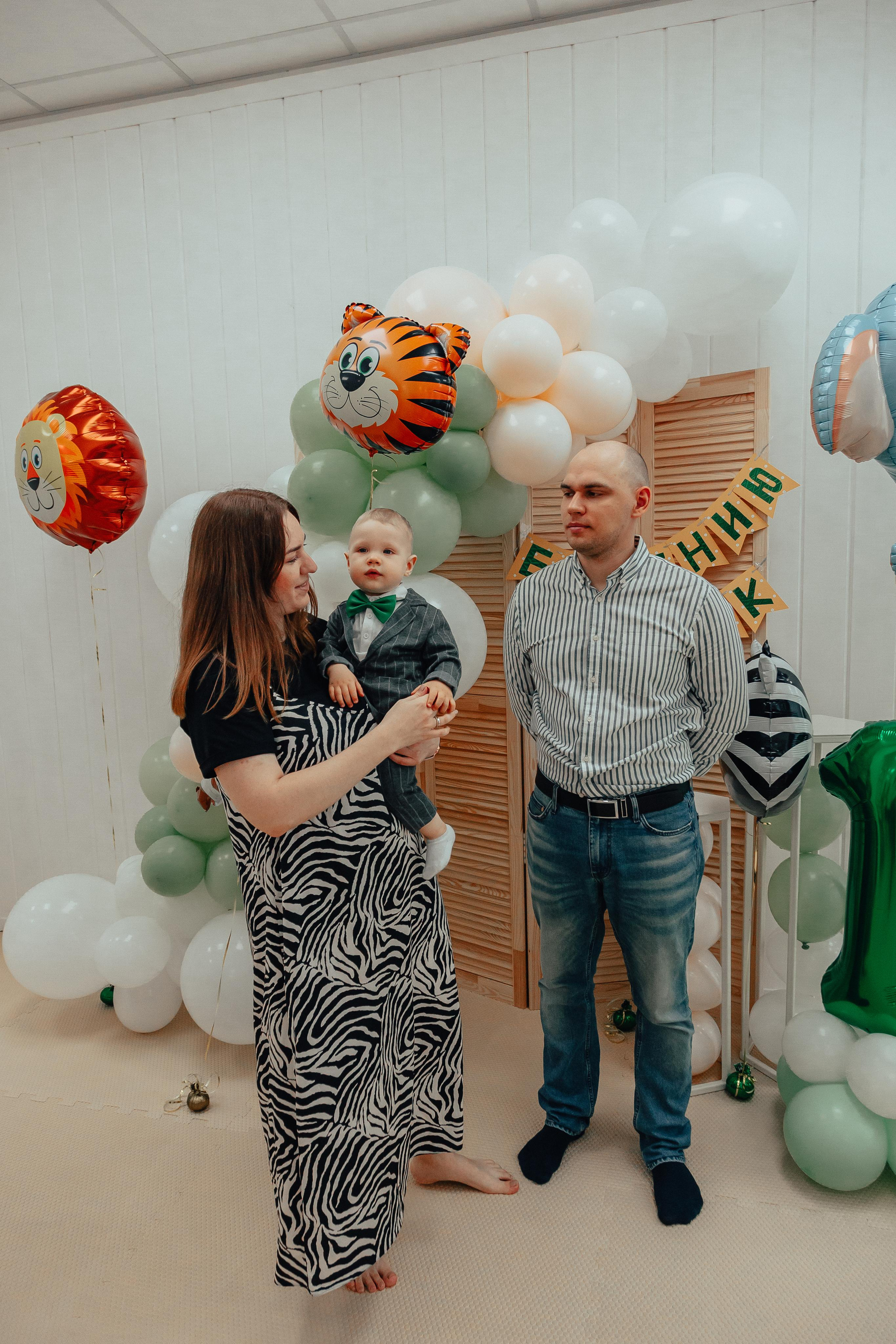 1 год в игровой. Фотограф Авилова Дарья ● Тюмень● Съемка больших семей ●Архив поколений