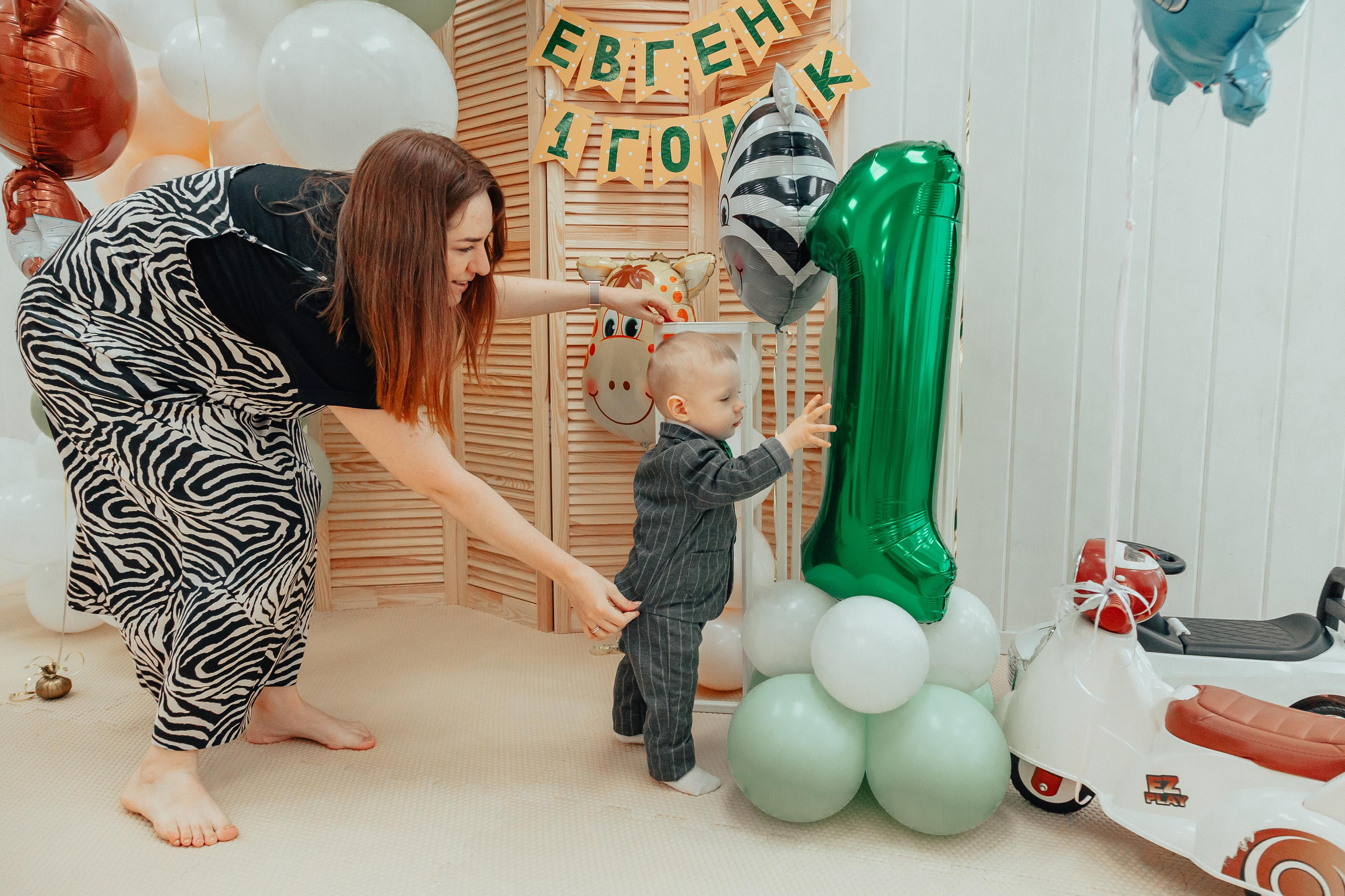 1 год в игровой. Фотограф Авилова Дарья ● Тюмень● Съемка больших семей ●Архив поколений
