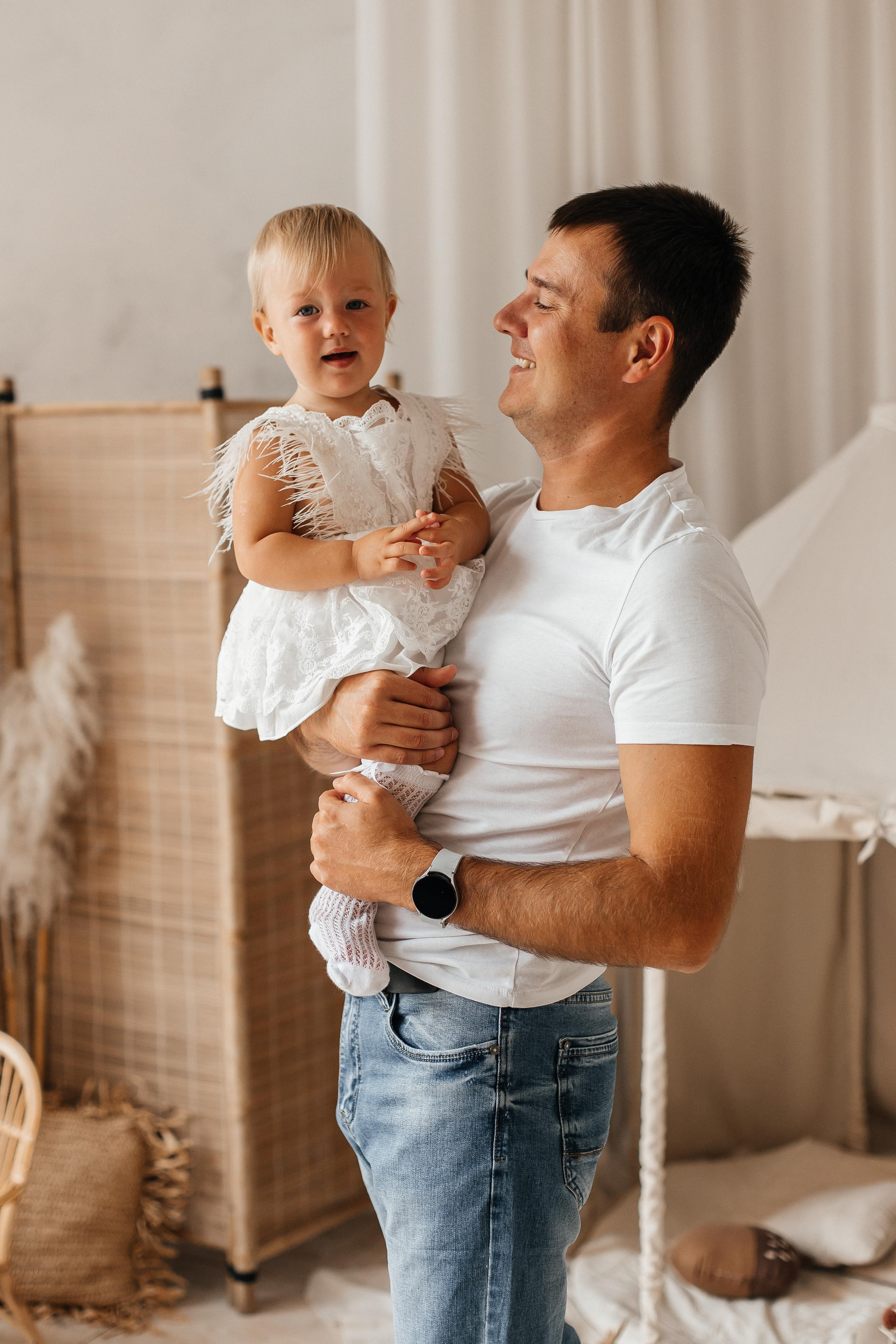 Семейная фотосессия (1 годик). Фотограф Авилова Дарья ● Тюмень● Съемка больших семей ●Архив поколений