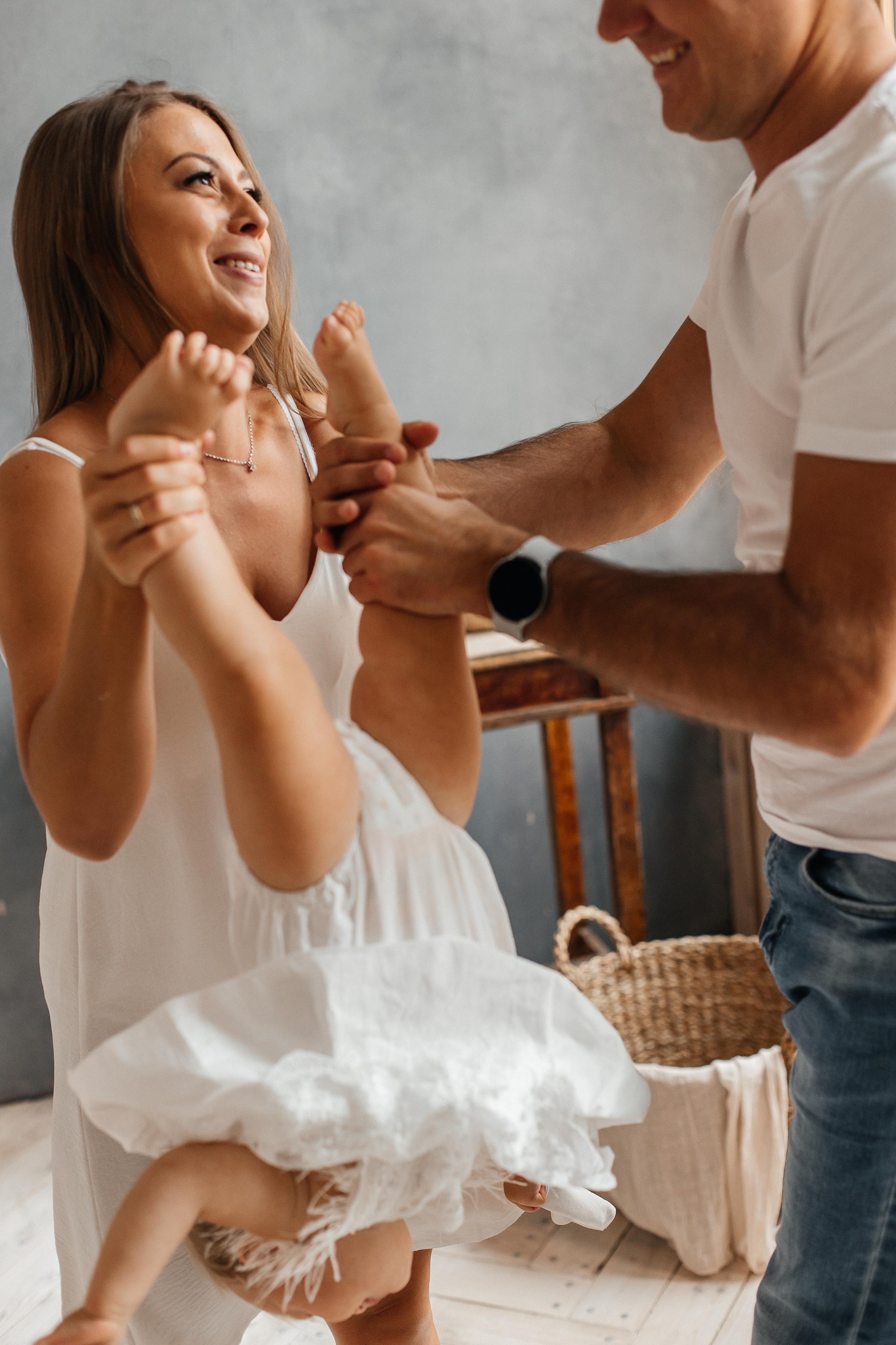 Семейная фотосессия (1 годик). Фотограф Авилова Дарья ● Тюмень● Съемка больших семей ●Архив поколений