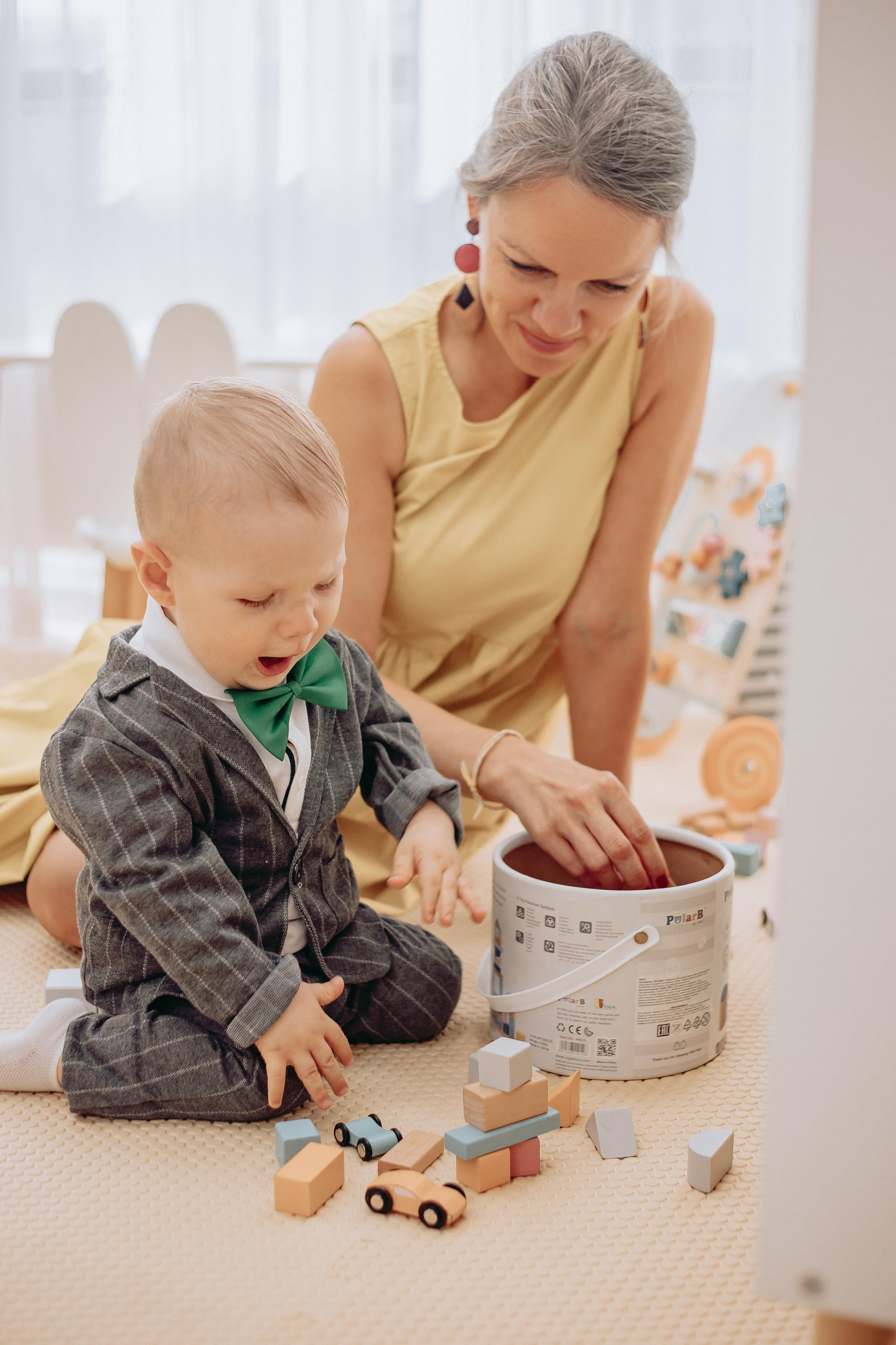 1 год в игровой. Фотограф Авилова Дарья ● Тюмень● Съемка больших семей ●Архив поколений