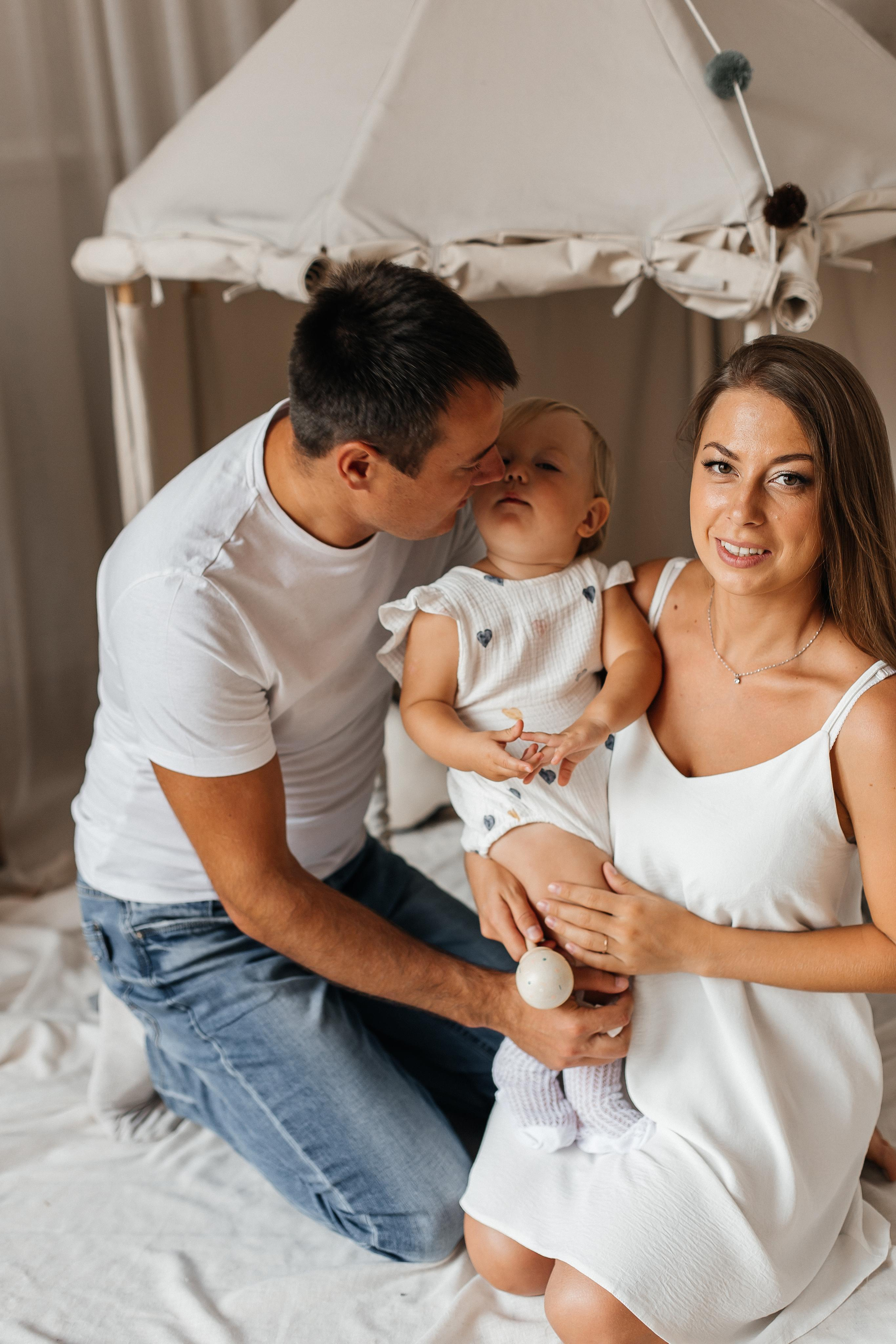 Семейная фотосессия (1 годик). Фотограф Авилова Дарья ● Тюмень● Съемка больших семей ●Архив поколений