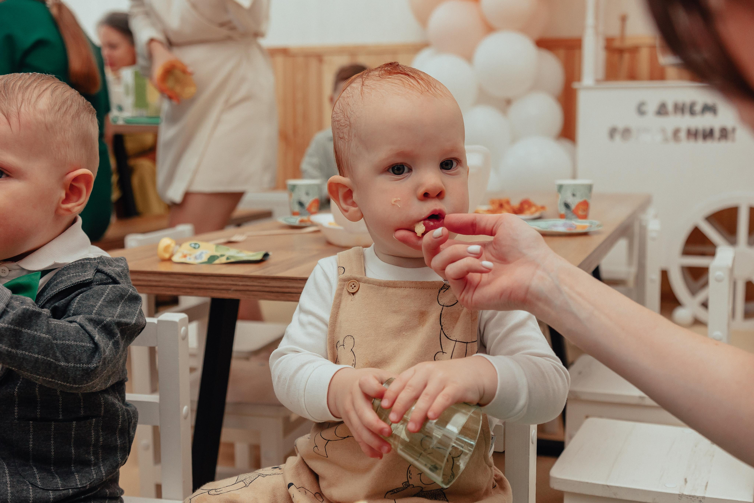 1 год в игровой. Фотограф Авилова Дарья ● Тюмень● Съемка больших семей ●Архив поколений