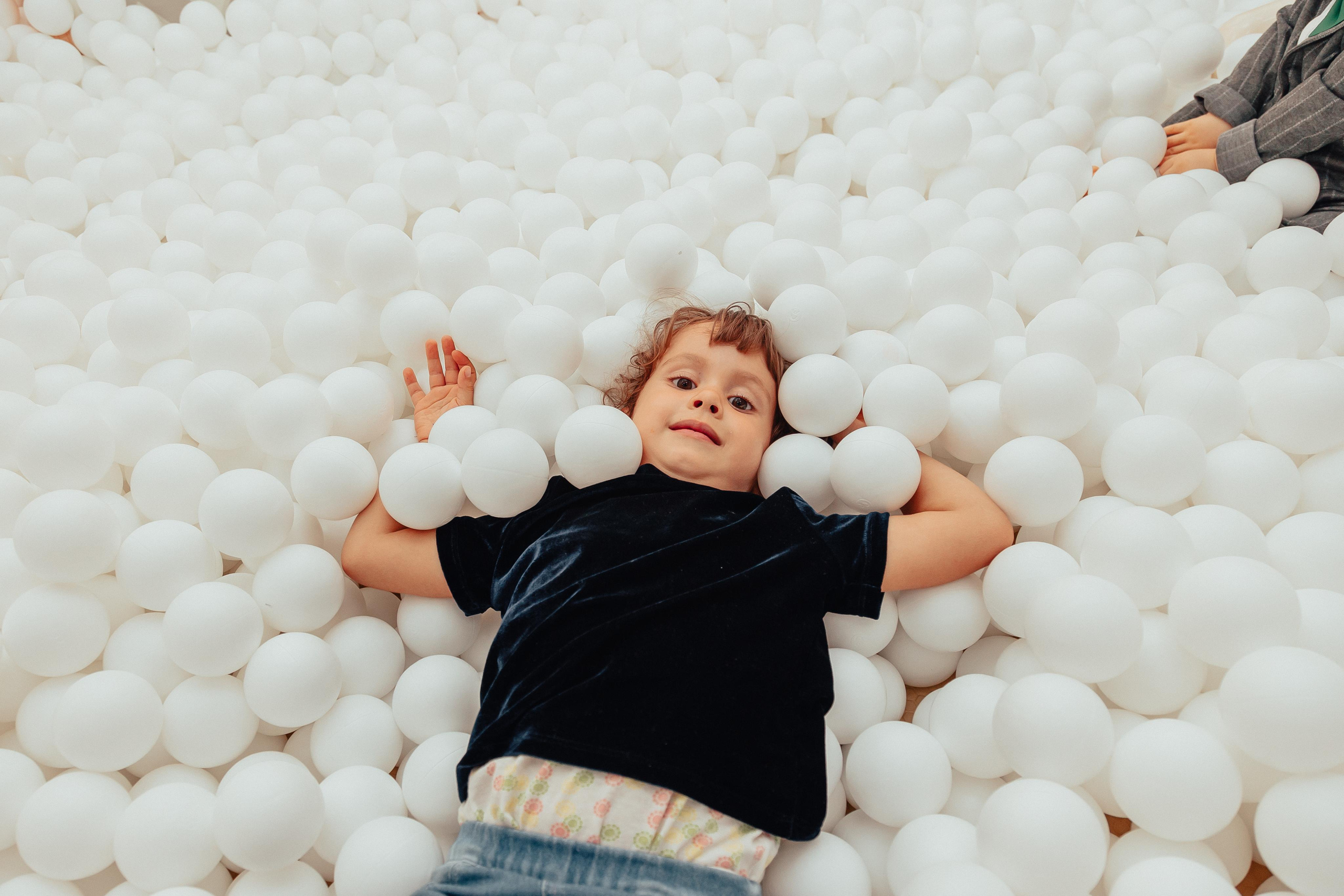 1 год в игровой. Фотограф Авилова Дарья ● Тюмень● Съемка больших семей ●Архив поколений