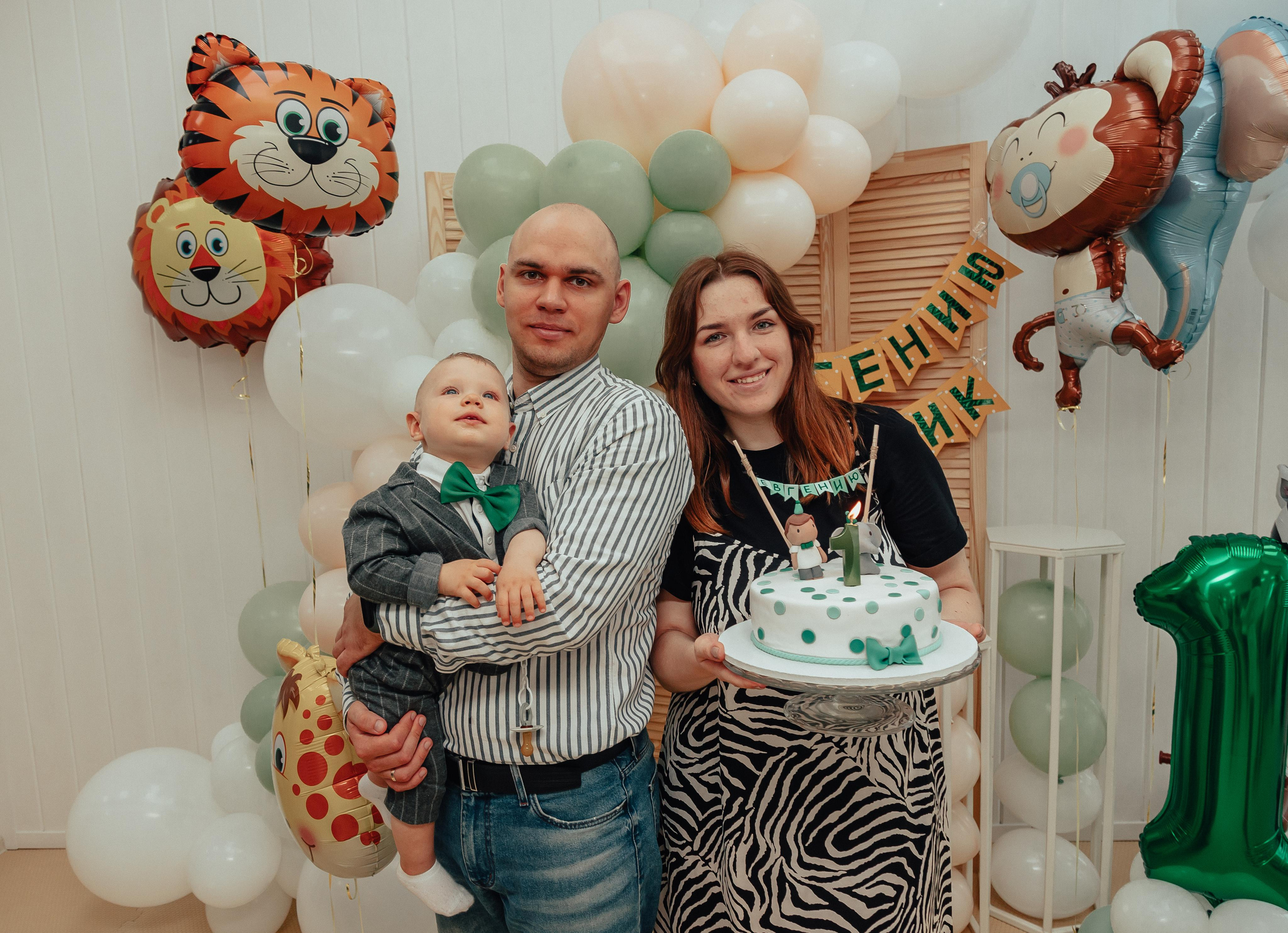 1 год в игровой. Фотограф Авилова Дарья ● Тюмень● Съемка больших семей ●Архив поколений