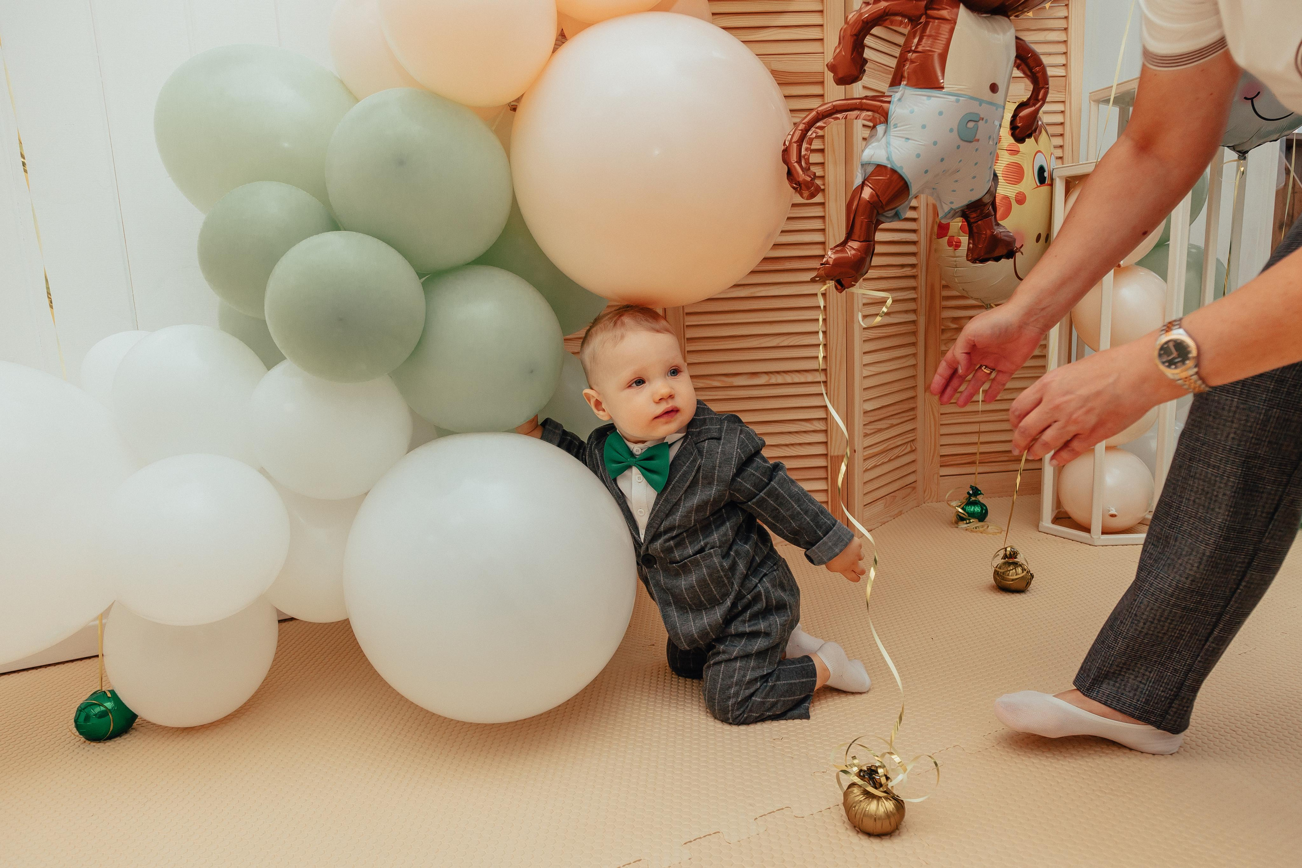 1 год в игровой. Фотограф Авилова Дарья ● Тюмень● Съемка больших семей ●Архив поколений