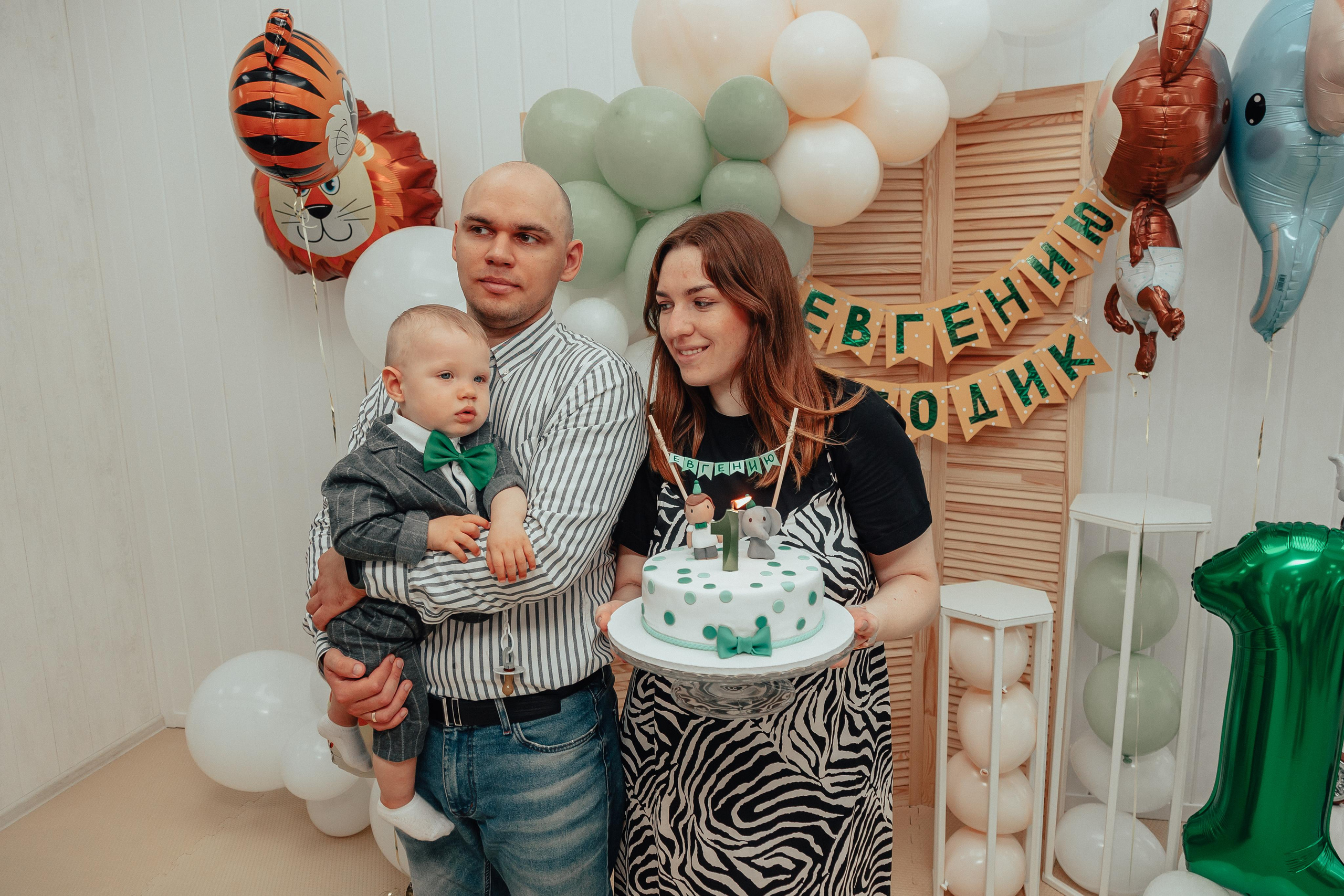 1 год в игровой. Фотограф Авилова Дарья ● Тюмень● Съемка больших семей ●Архив поколений