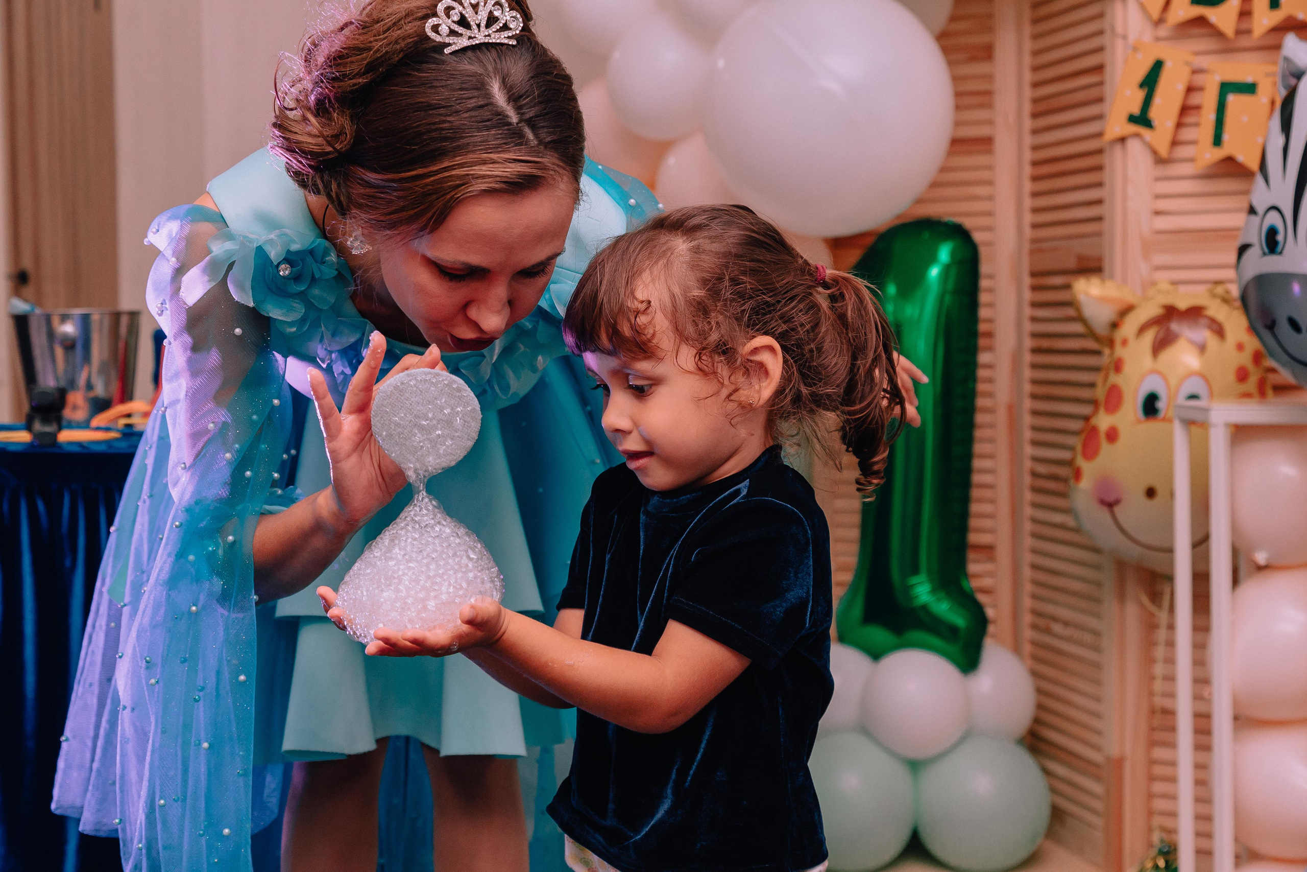 1 год в игровой. Фотограф Авилова Дарья ● Тюмень● Съемка больших семей ●Архив поколений