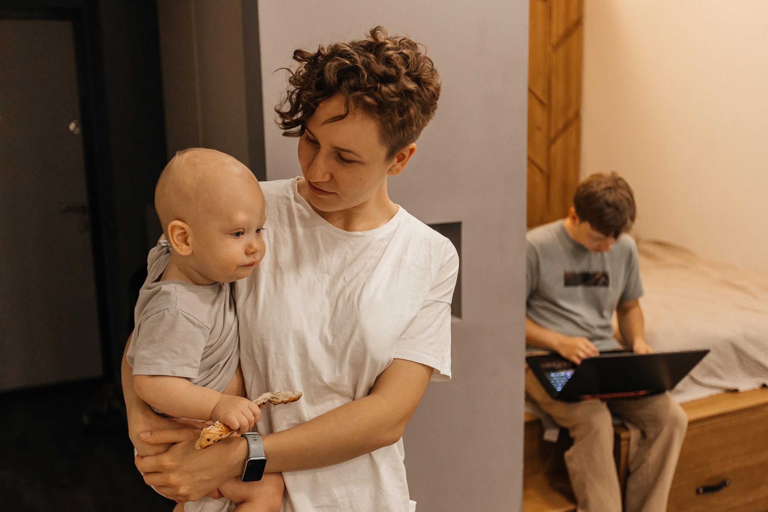 1 год дома. Фотограф Авилова Дарья ● Тюмень● Съемка больших семей ●Архив поколений