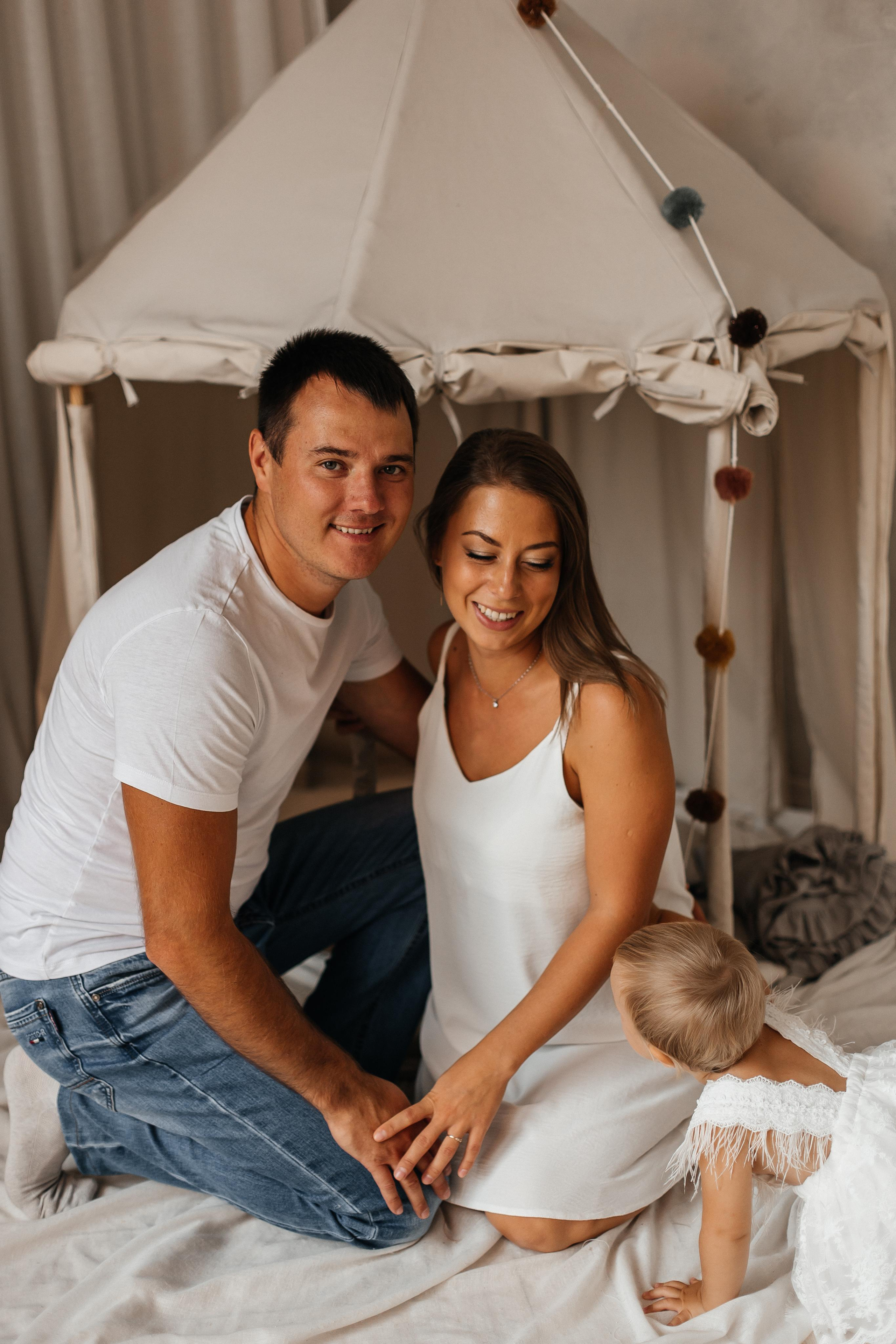 Семейная фотосессия (1 годик). Фотограф Авилова Дарья ● Тюмень● Съемка больших семей ●Архив поколений