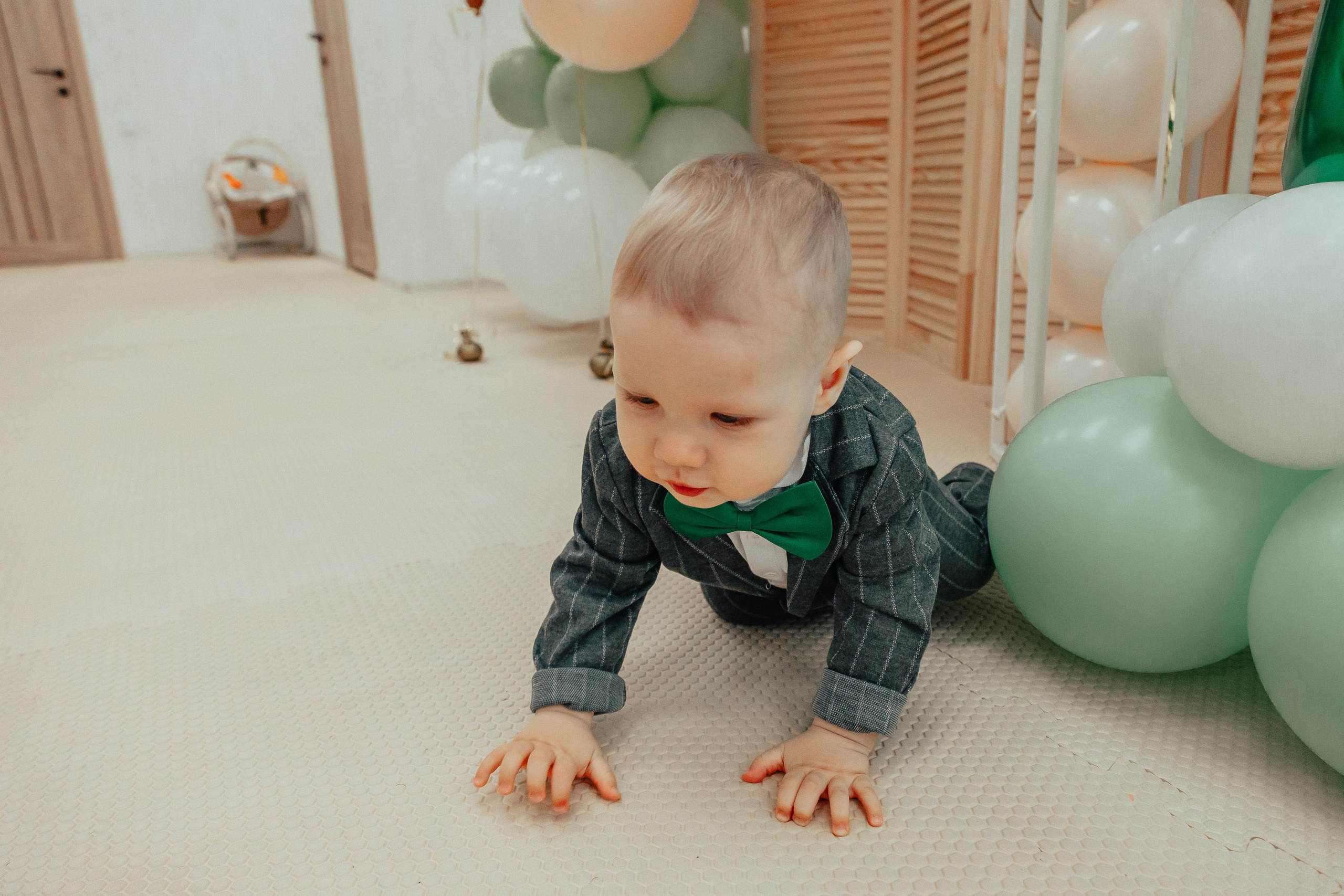 1 год в игровой. Фотограф Авилова Дарья ● Тюмень● Съемка больших семей ●Архив поколений