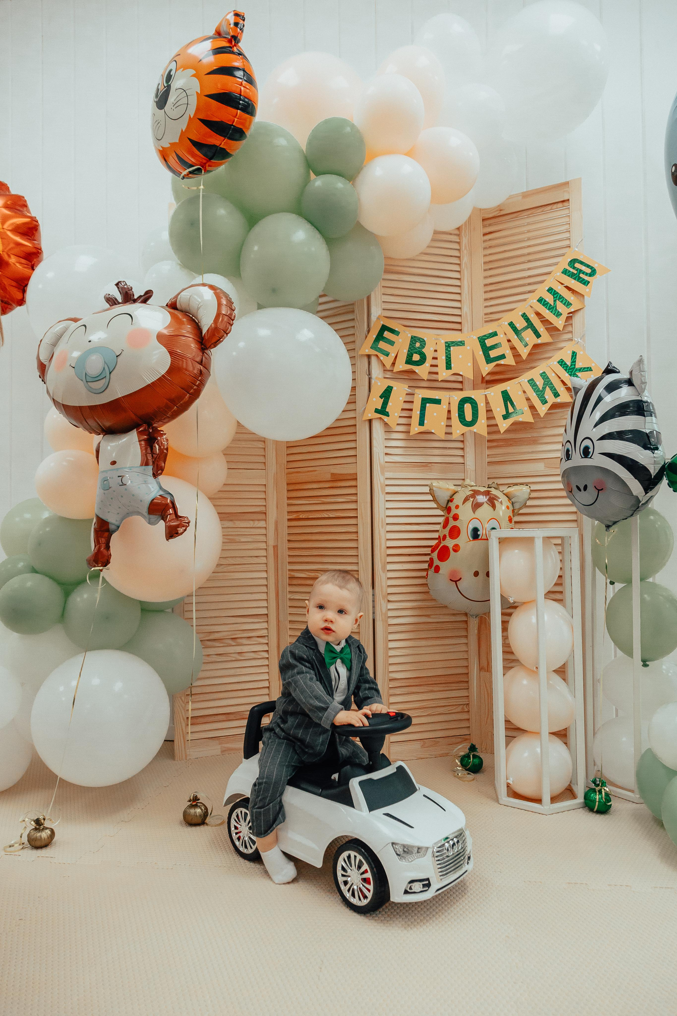 1 год в игровой. Фотограф Авилова Дарья ● Тюмень● Съемка больших семей ●Архив поколений