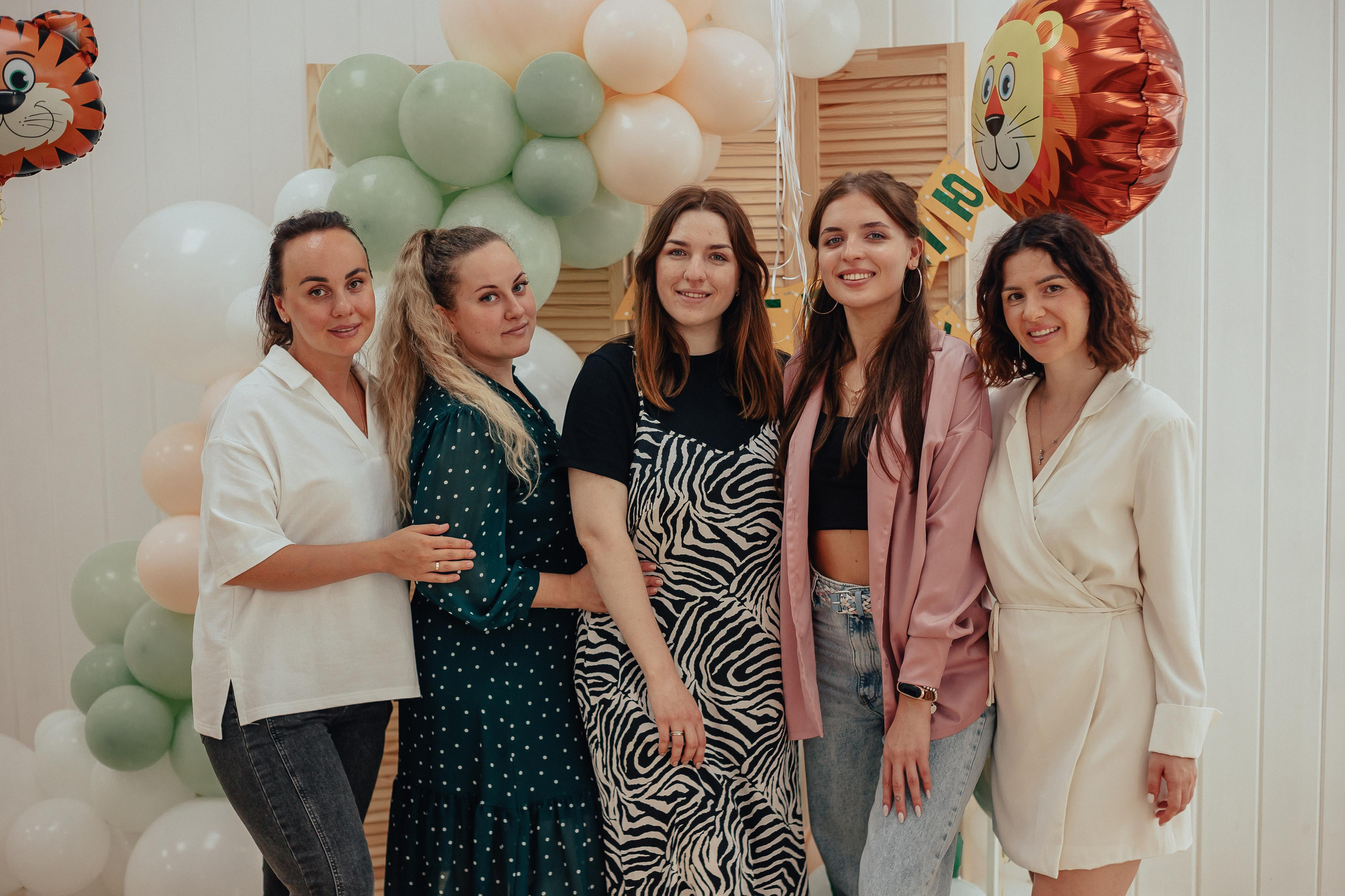 1 год в игровой. Фотограф Авилова Дарья ● Тюмень● Съемка больших семей ●Архив поколений