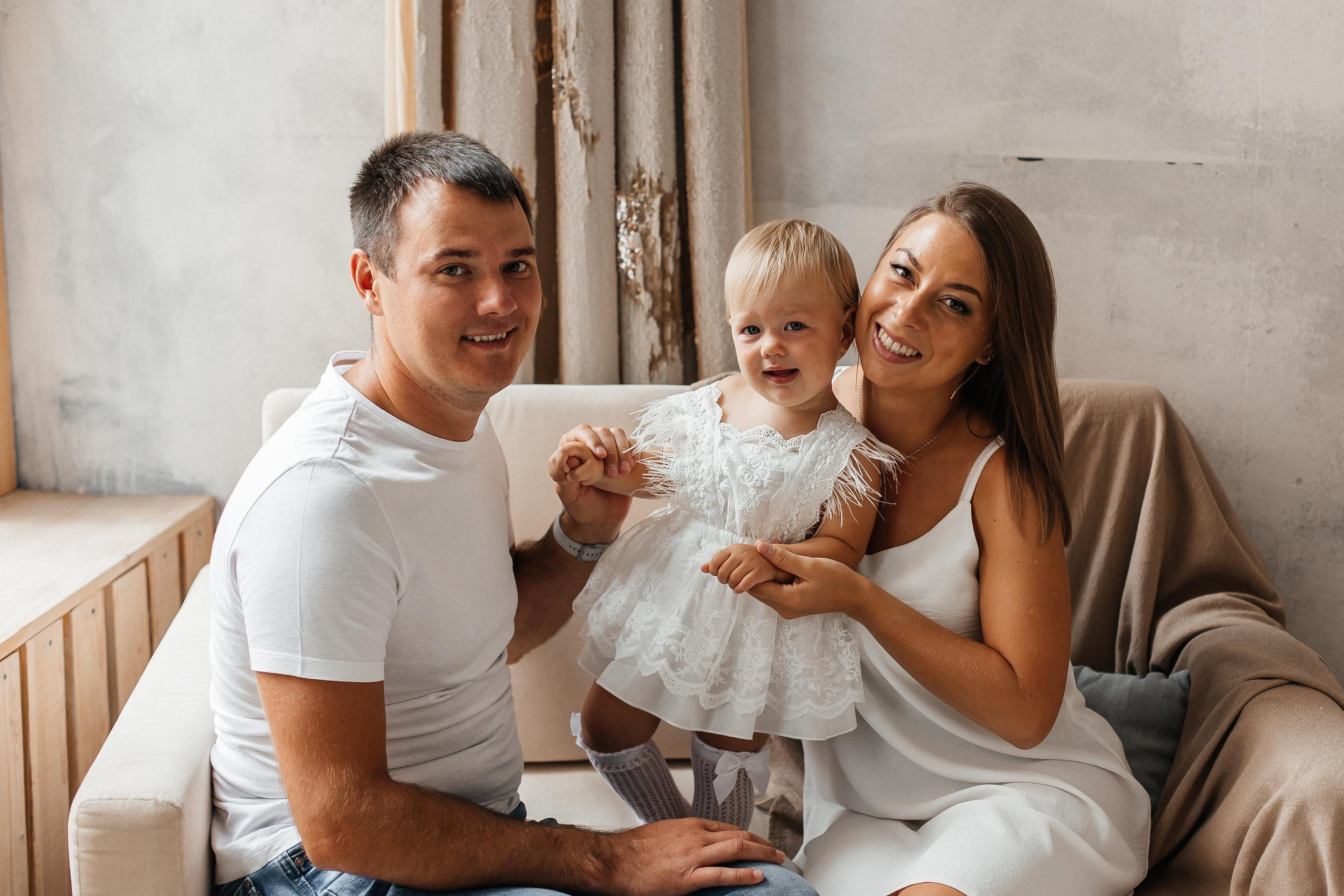 Семейная фотосессия (1 годик). Фотограф Авилова Дарья ● Тюмень● Съемка больших семей ●Архив поколений