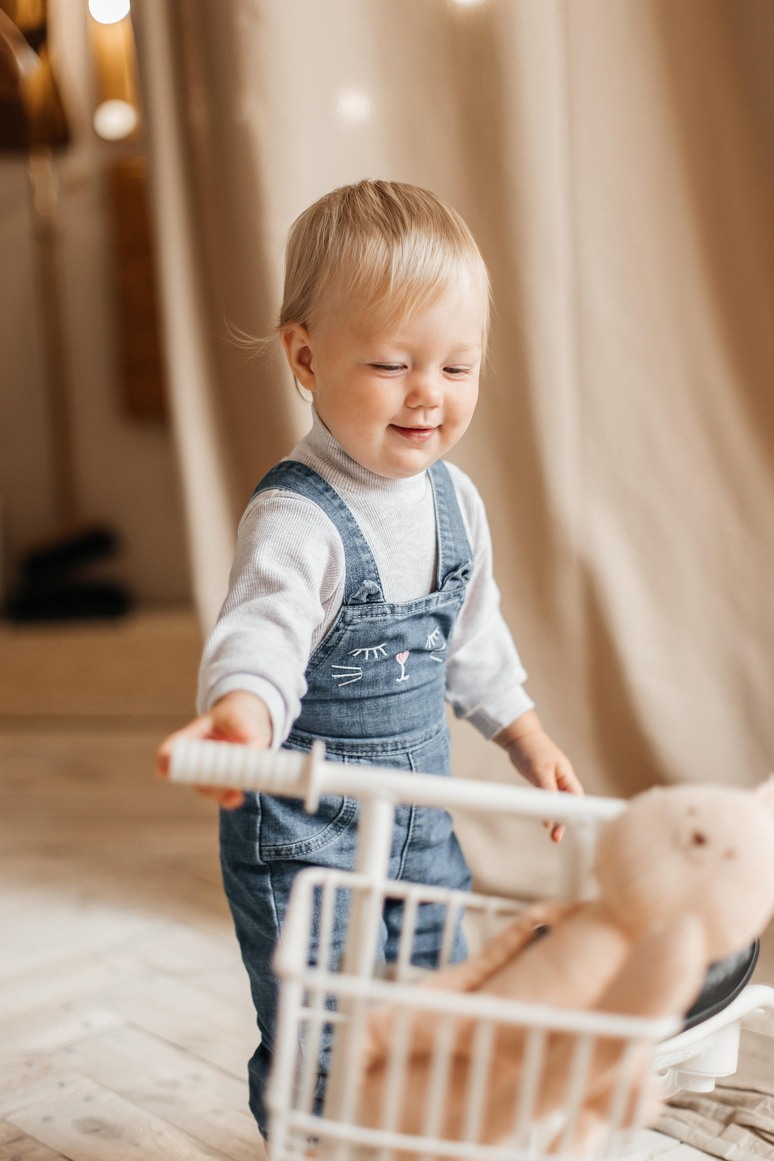 Семейная фотосессия (1 годик). Фотограф Авилова Дарья ● Тюмень● Съемка больших семей ●Архив поколений