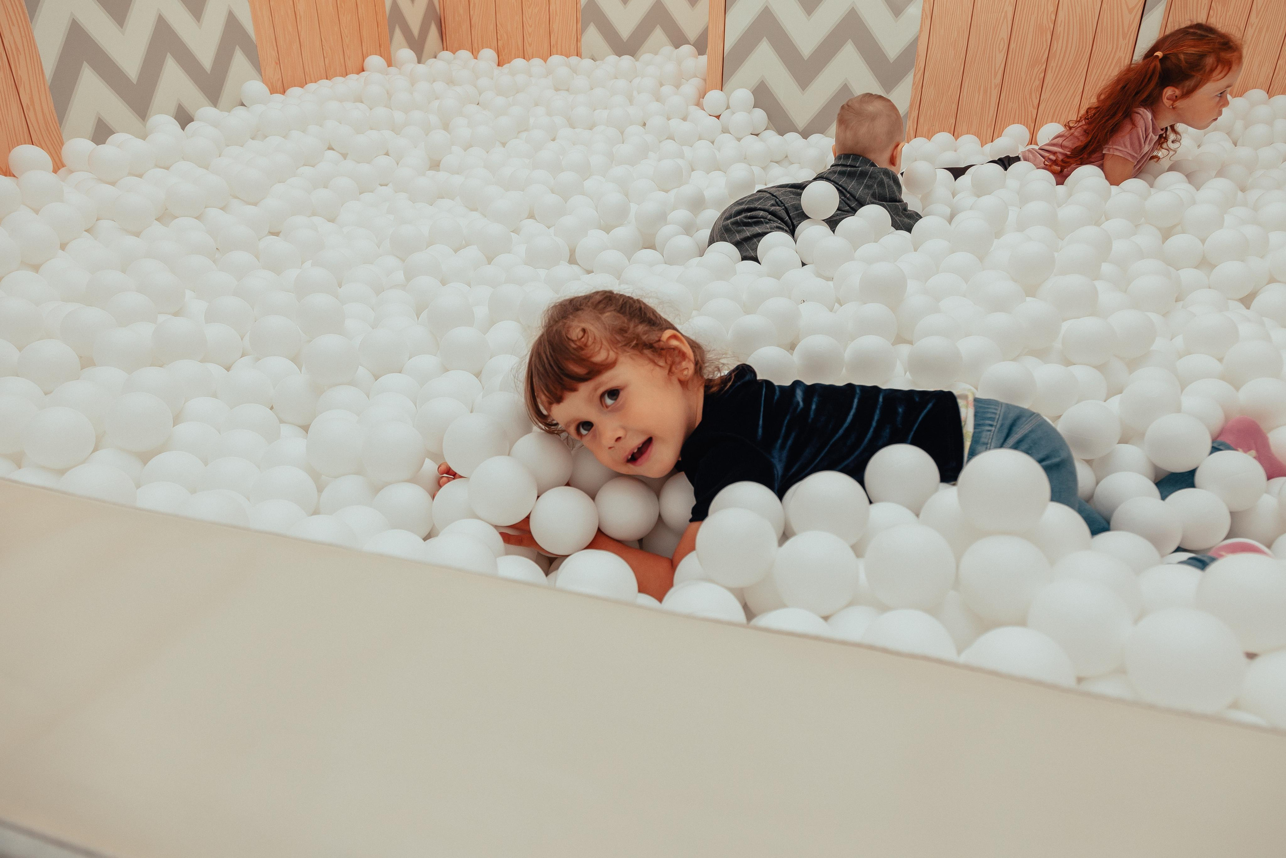 1 год в игровой. Фотограф Авилова Дарья ● Тюмень● Съемка больших семей ●Архив поколений