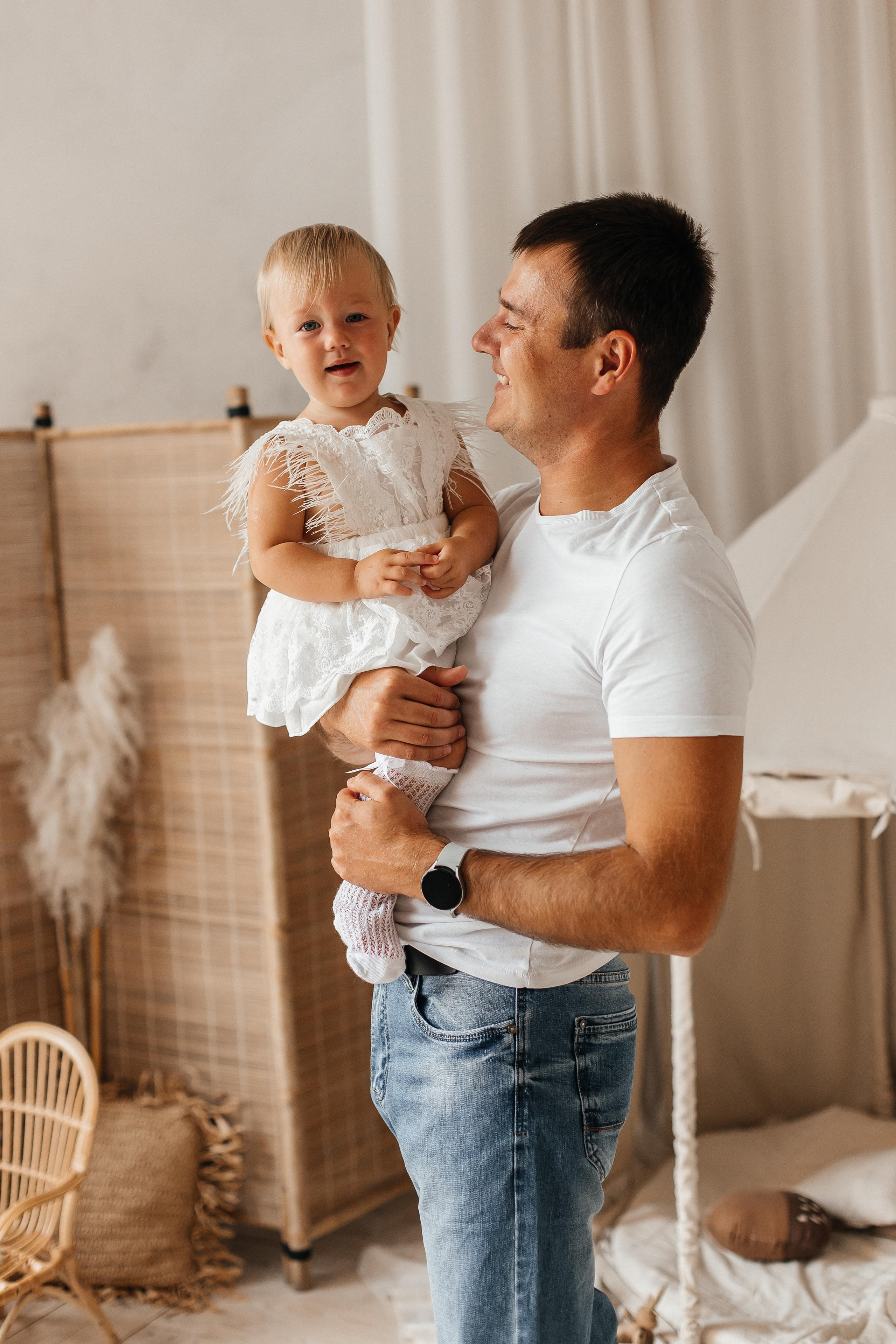 Семейная фотосессия (1 годик). Фотограф Авилова Дарья ● Тюмень● Съемка больших семей ●Архив поколений