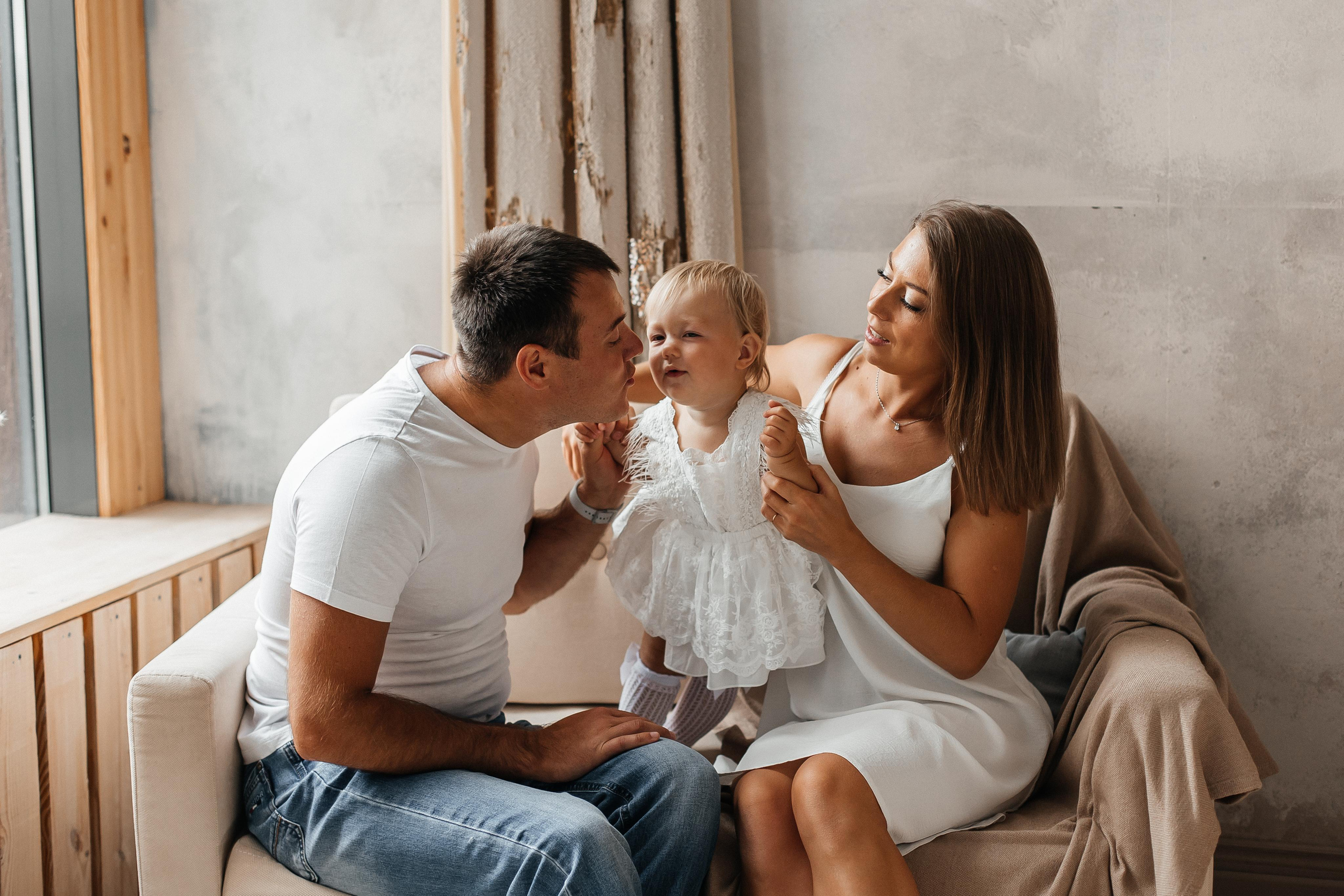 Семейная фотосессия (1 годик). Фотограф Авилова Дарья ● Тюмень● Съемка больших семей ●Архив поколений