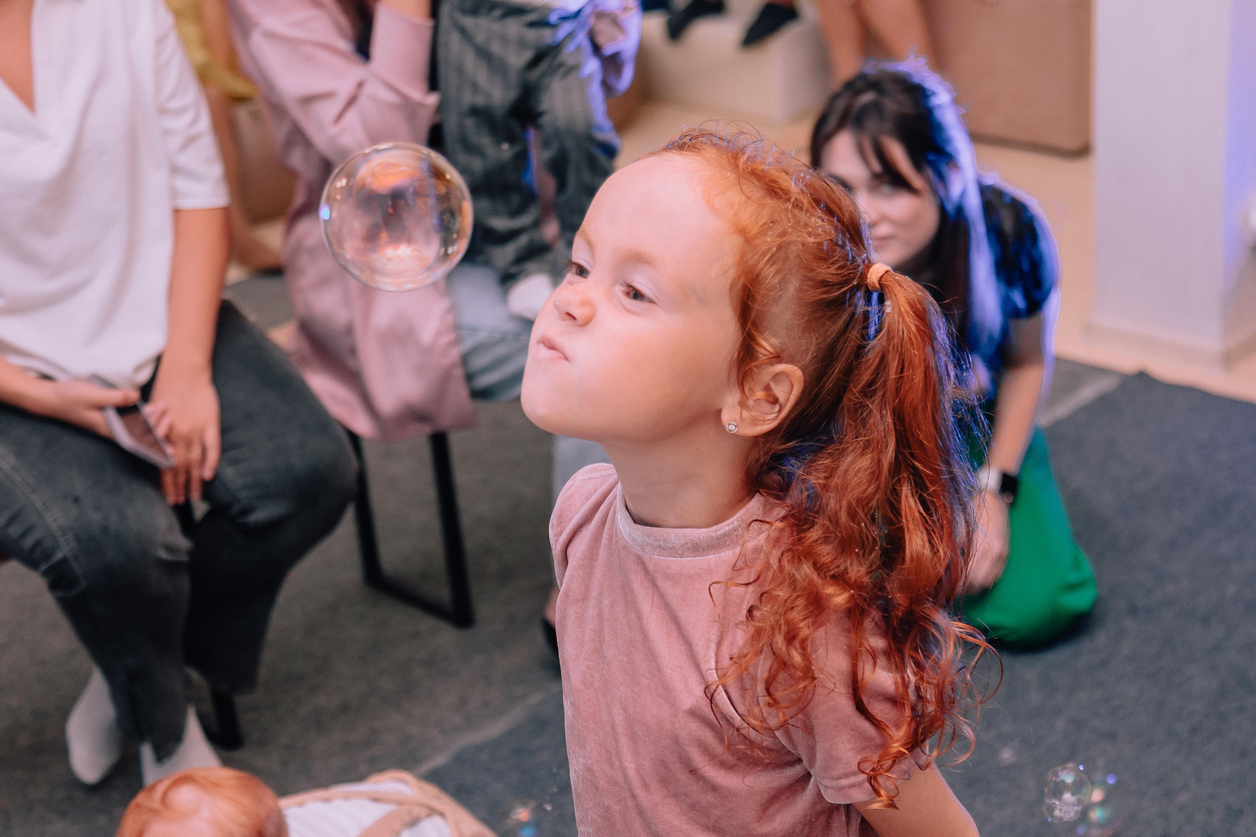 1 год в игровой. Фотограф Авилова Дарья ● Тюмень● Съемка больших семей ●Архив поколений