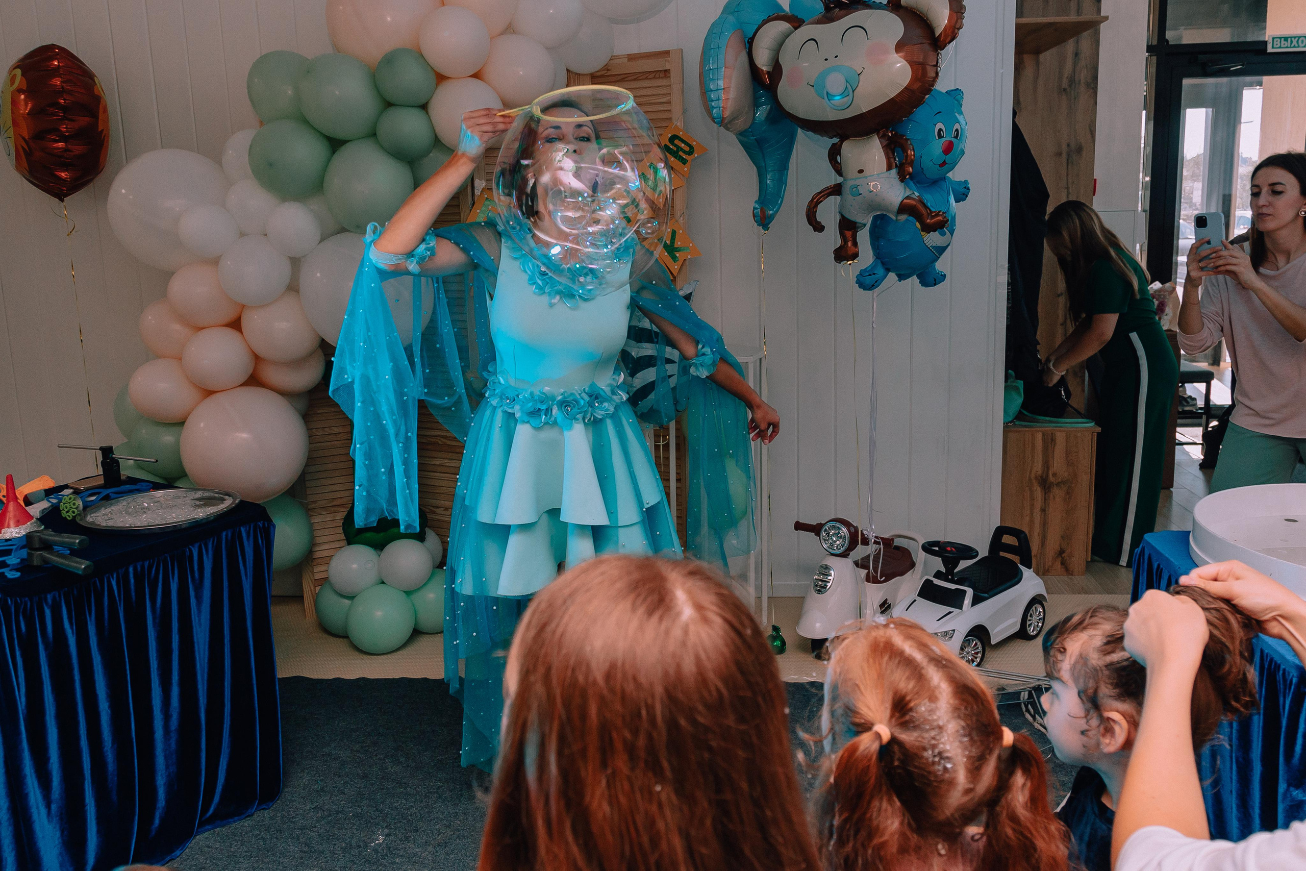 1 год в игровой. Фотограф Авилова Дарья ● Тюмень● Съемка больших семей ●Архив поколений