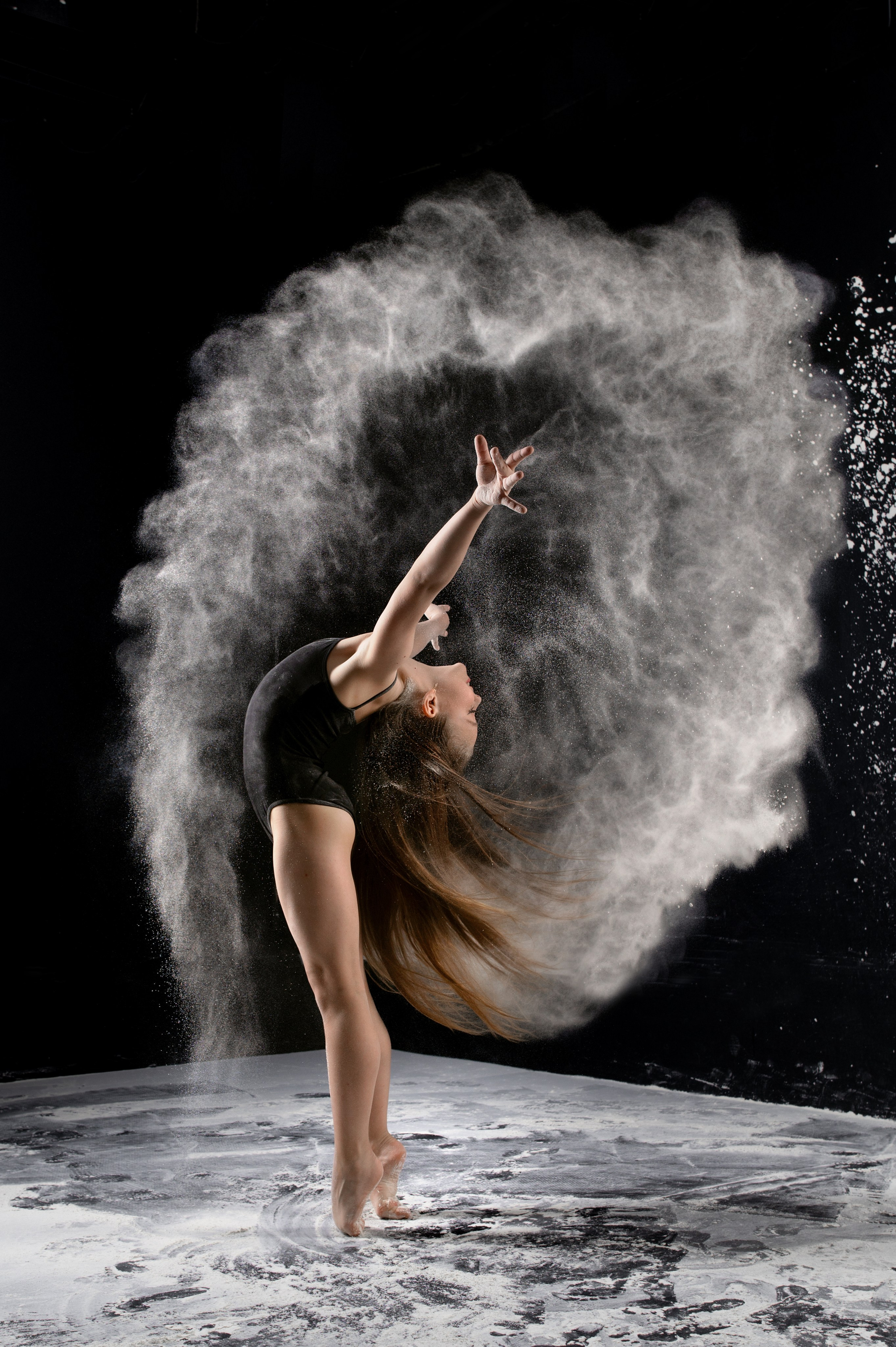 Фотосессия с мукой. Фотограф Евгения Соколова