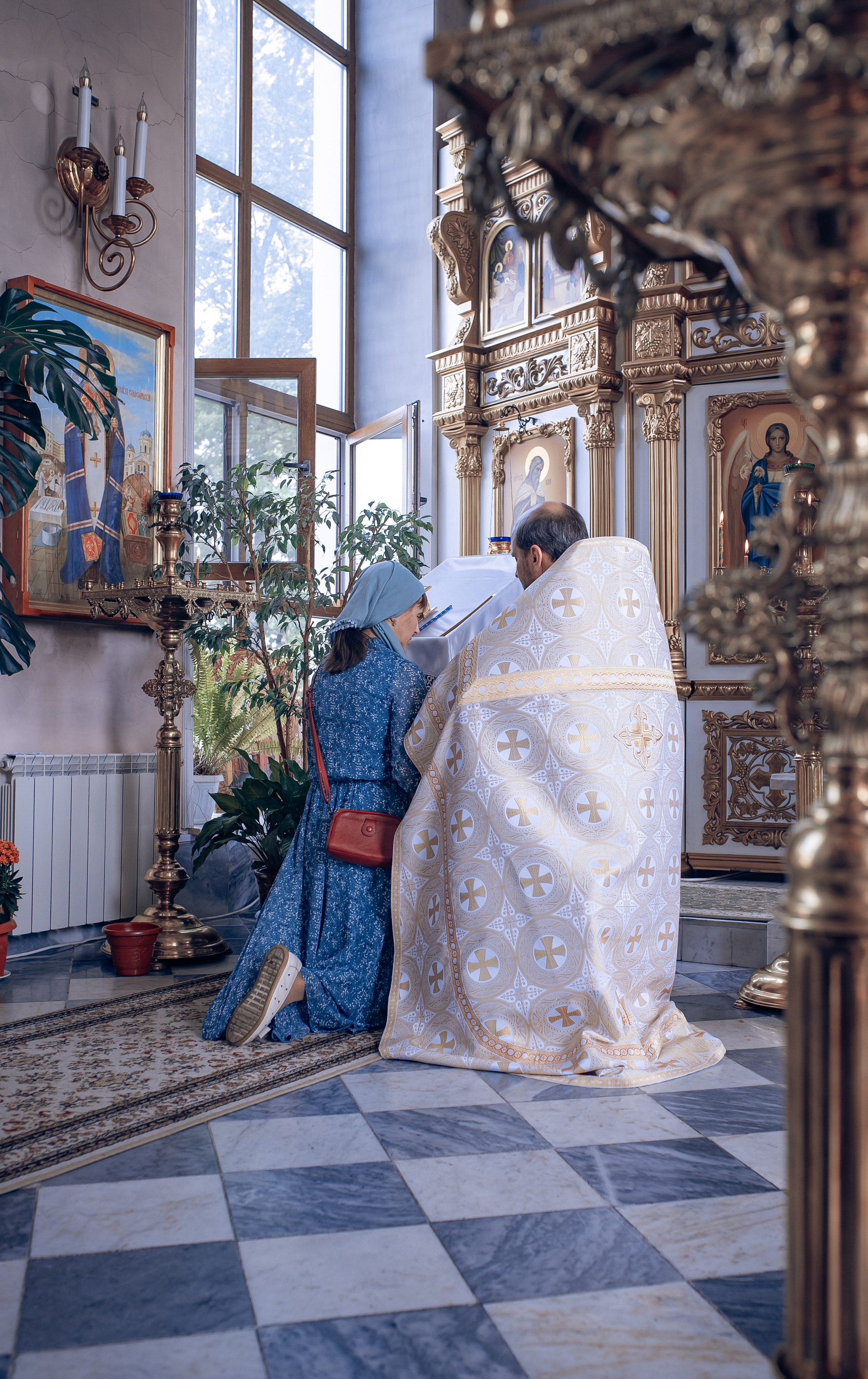 Воскресная служба в Рождественско-Николаевском храме. Фотографы крещения/венчания  Красноярск Татьяна и Вячеслав Переваловы