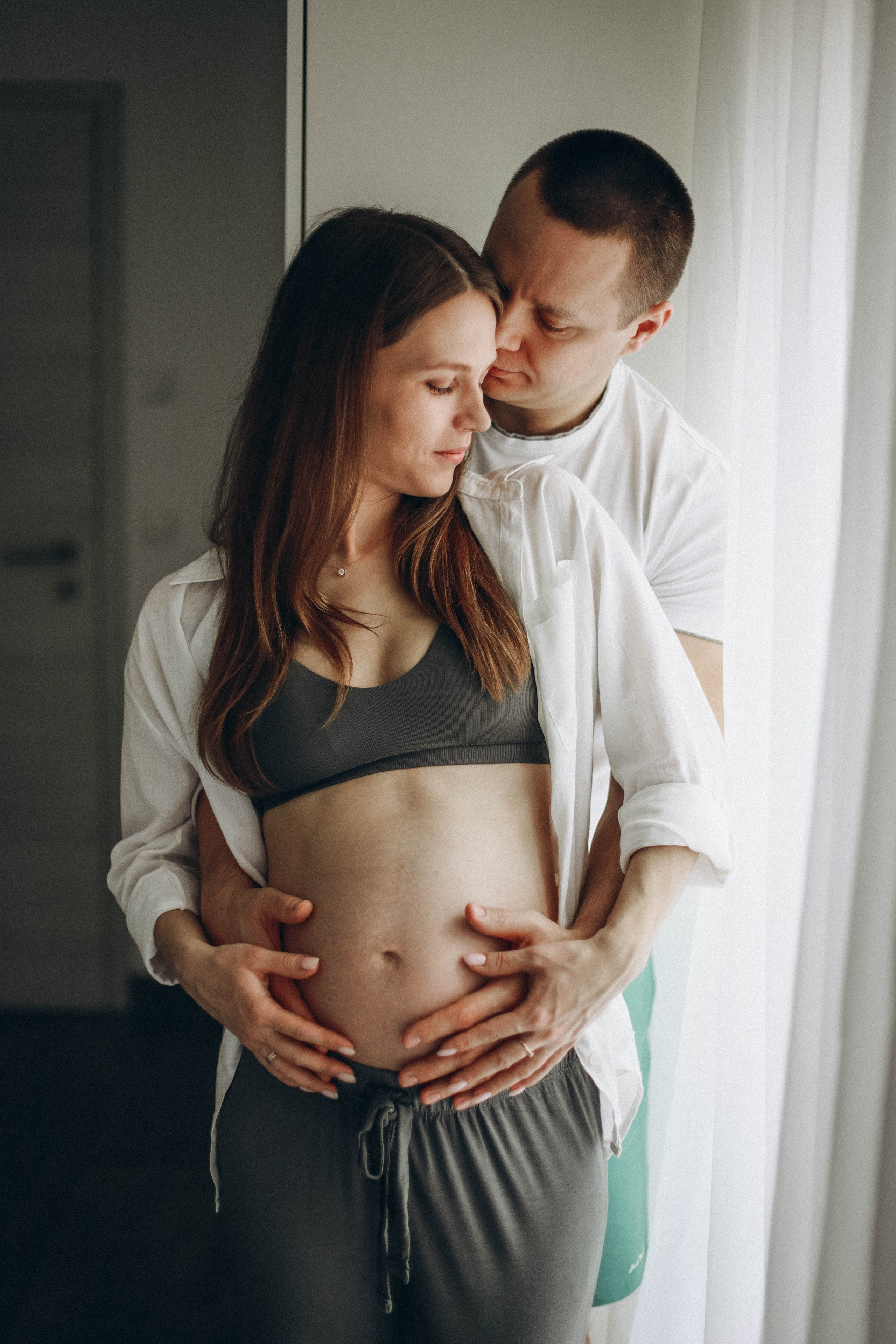 Babybauch-Shooting zu Hause. Fotografin in Erlangen, Nürnberg und Umgebung