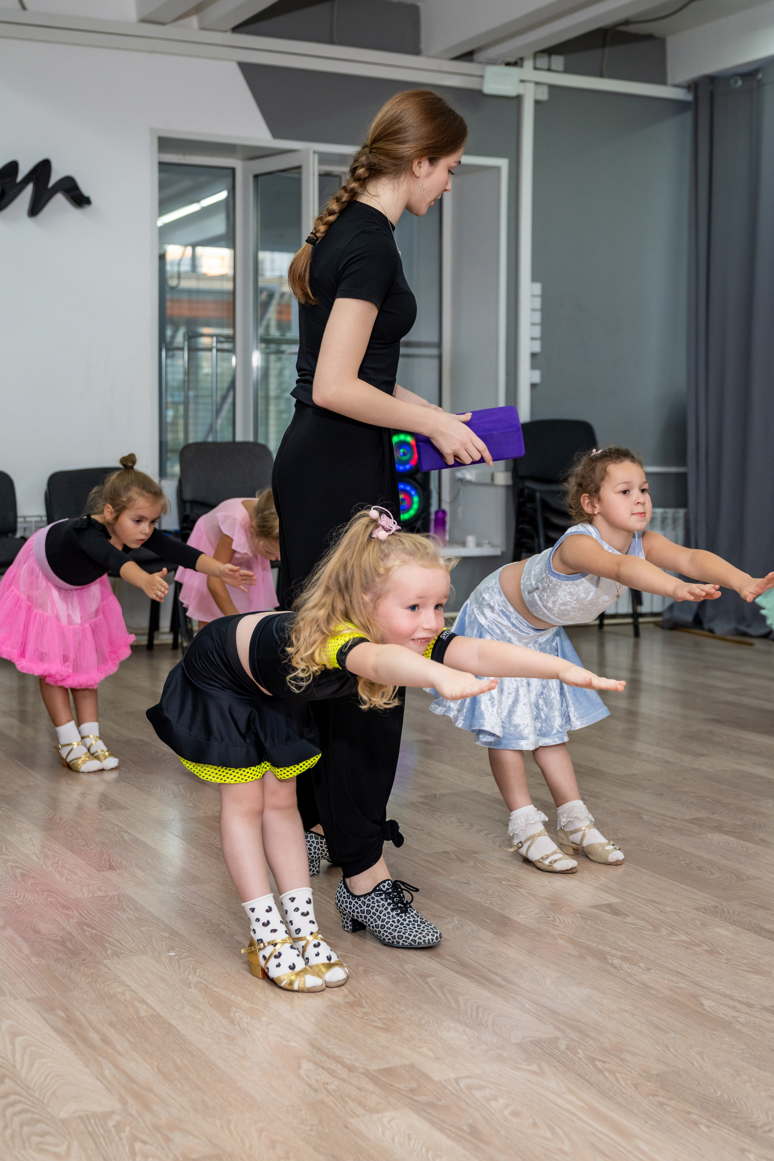 Группа 3-6 лет первый и второй год обучения. КонТакт — спортивные бальные танцы в Москве