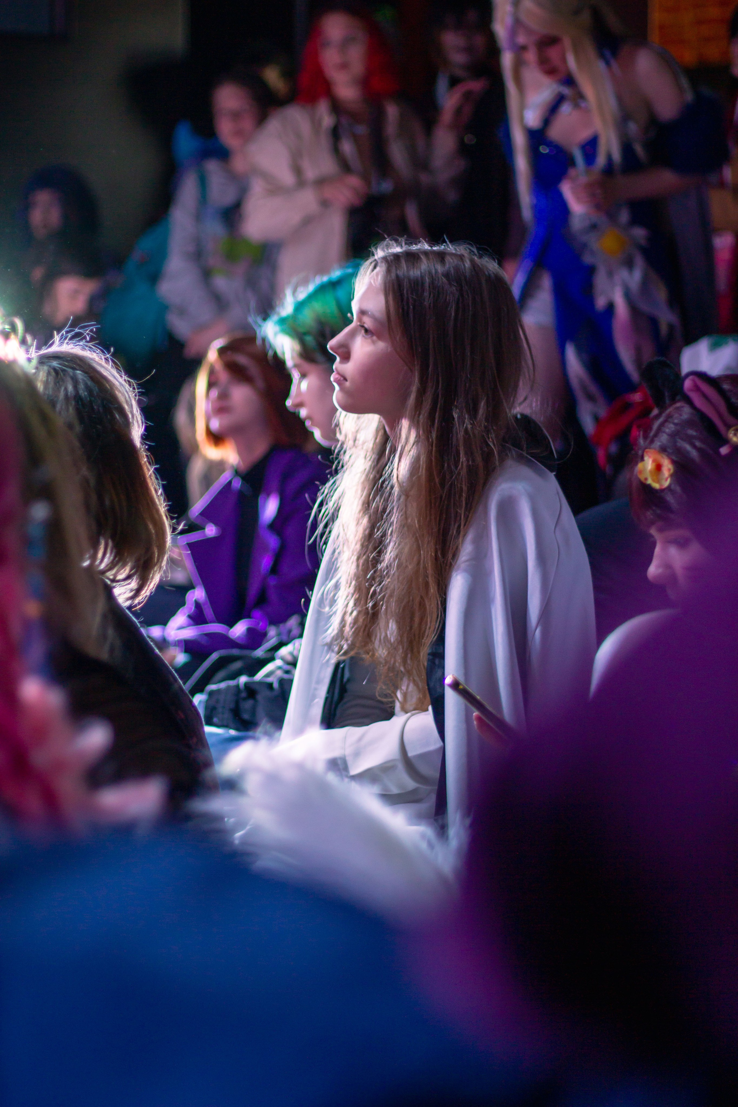 Зрительный зал на аниме косплей фестивале