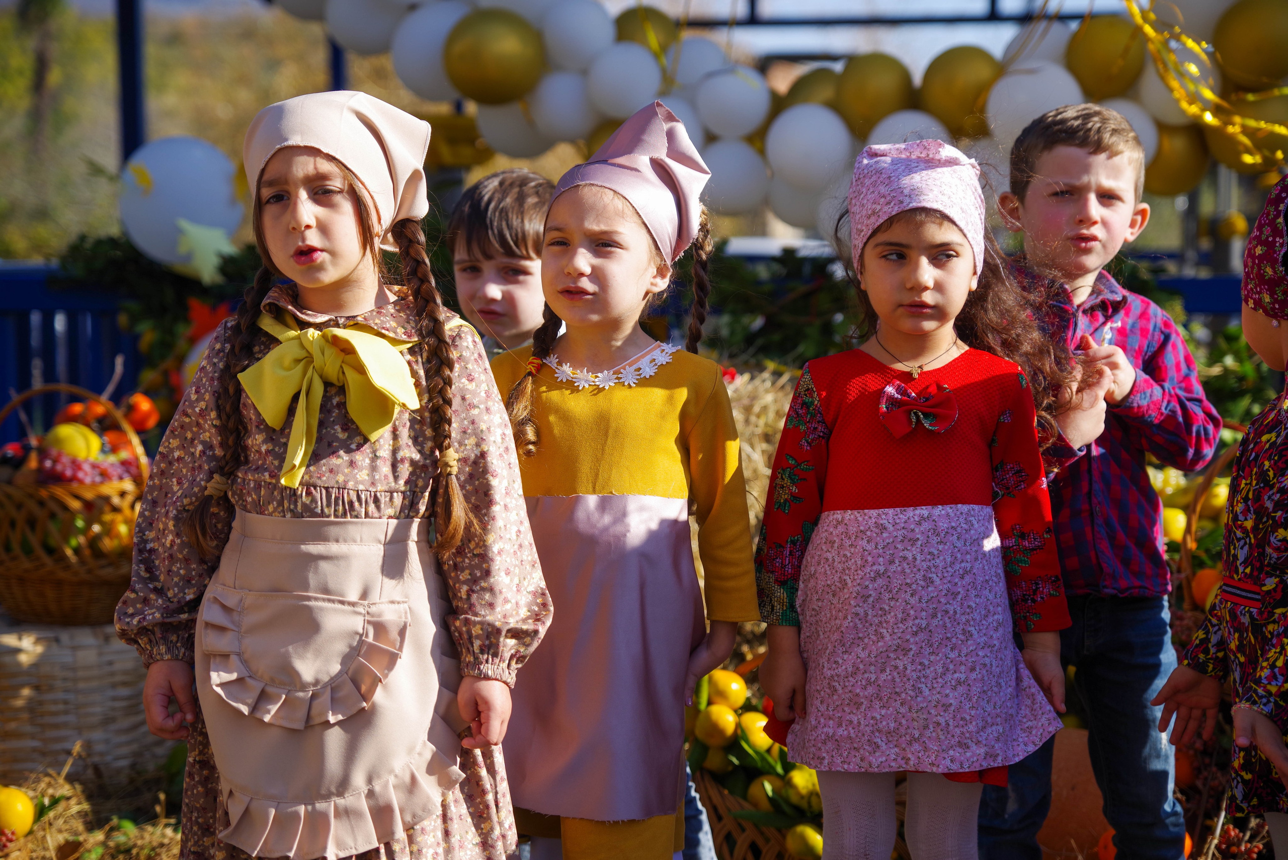 Детский сад в Менджи. Портретный фотограф Денис Милютин
