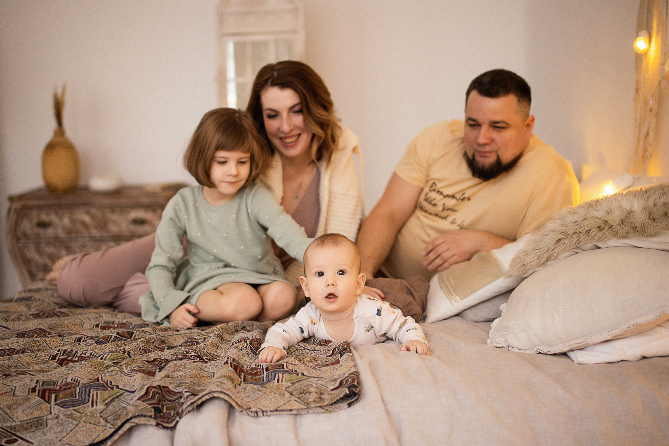 Новогодняя семейная фотосессия в зале Люмен. Семейный и свадебный фотограф Москва Канделаки Ольга