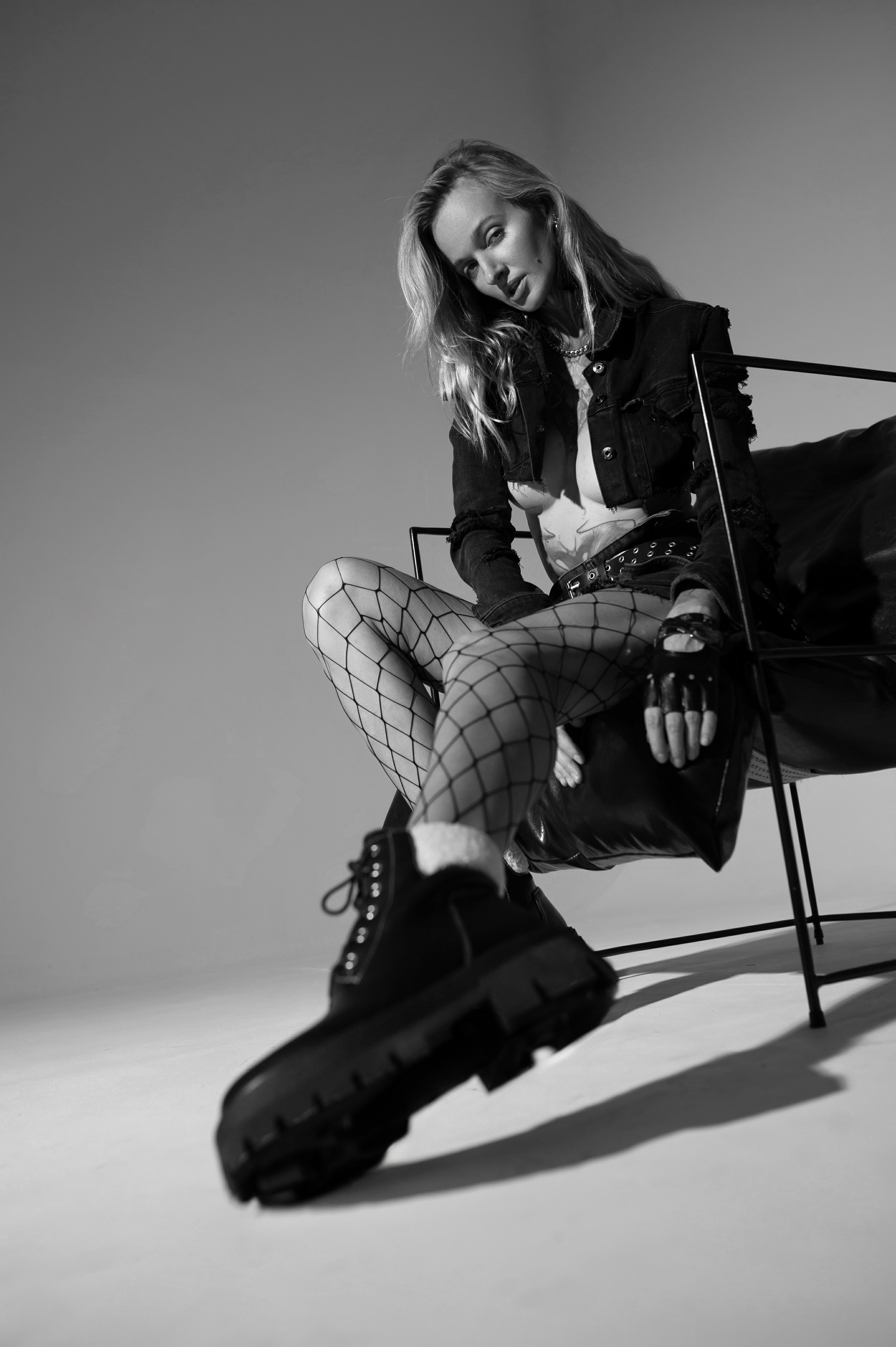 Фотосессия в стиле минимализм. Александр Mr.Brass — фотографирую женский портрет в Москве