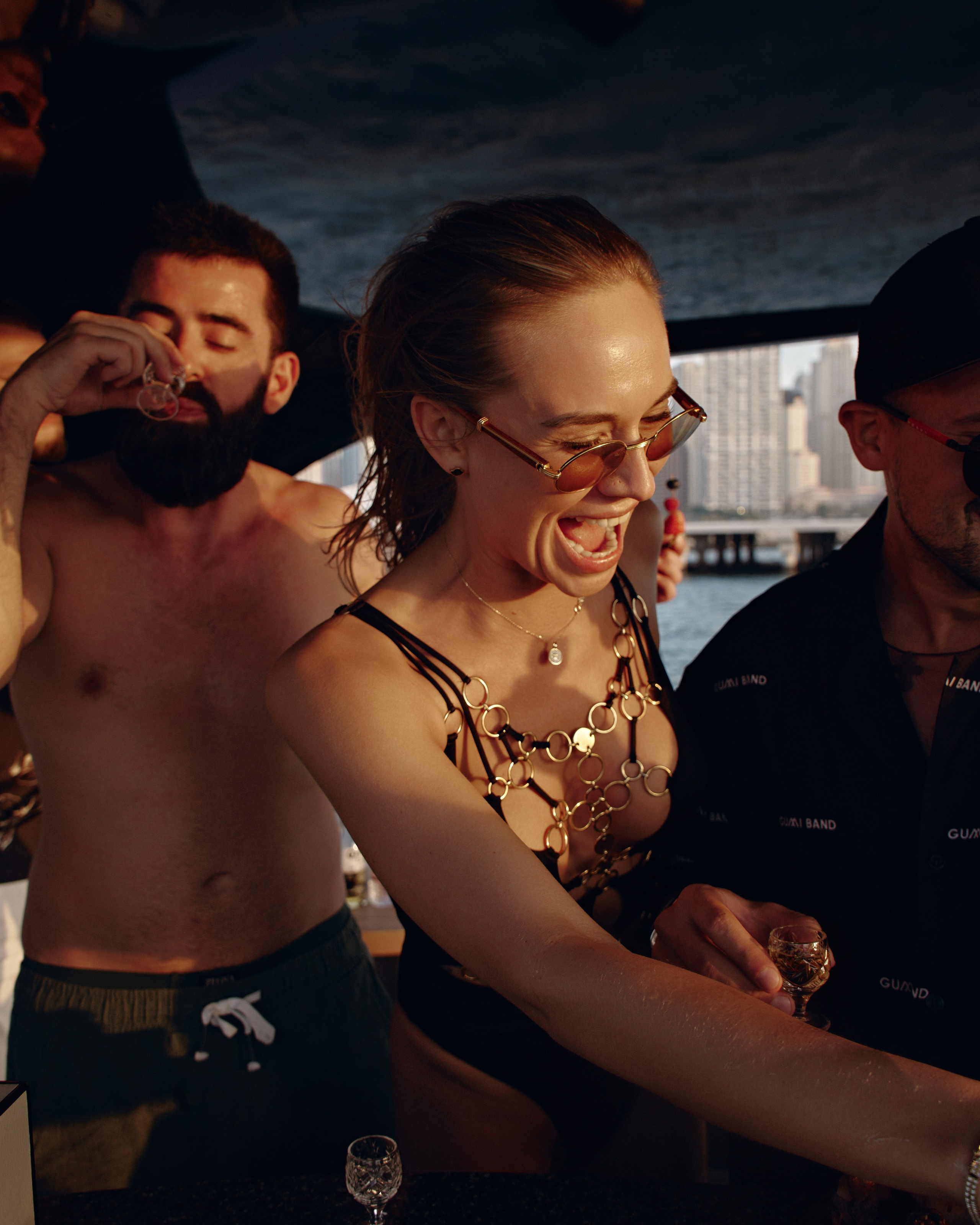 PAVEL DEREVYANKO. NOIZOMAX Художественный фотограф в Дубай