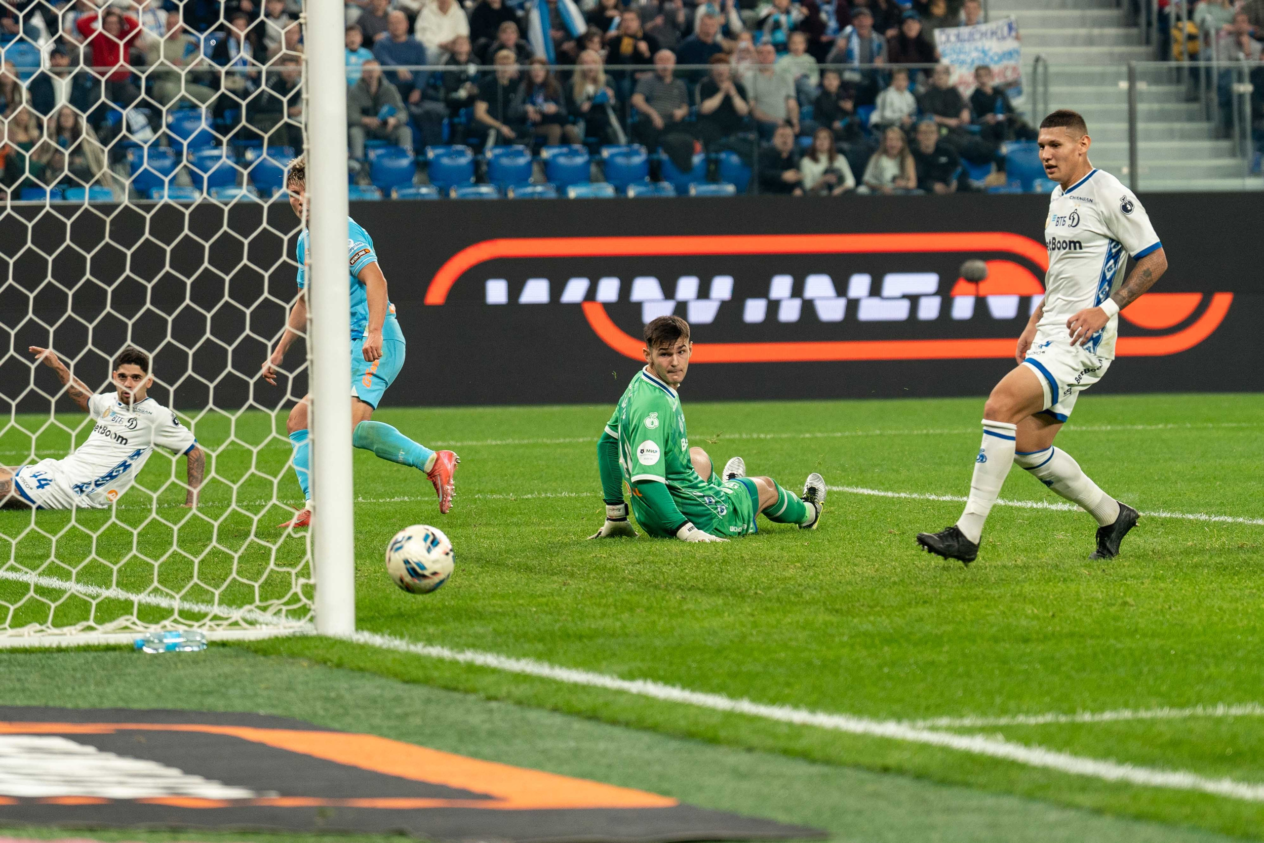 Зенит — Динамо (Москва): фотогалерея РПЛ, 13 тур на Газпром Арене | Антон Гауф. Спортивный фотограф в Санкт-Петербурге | Антон Гауф