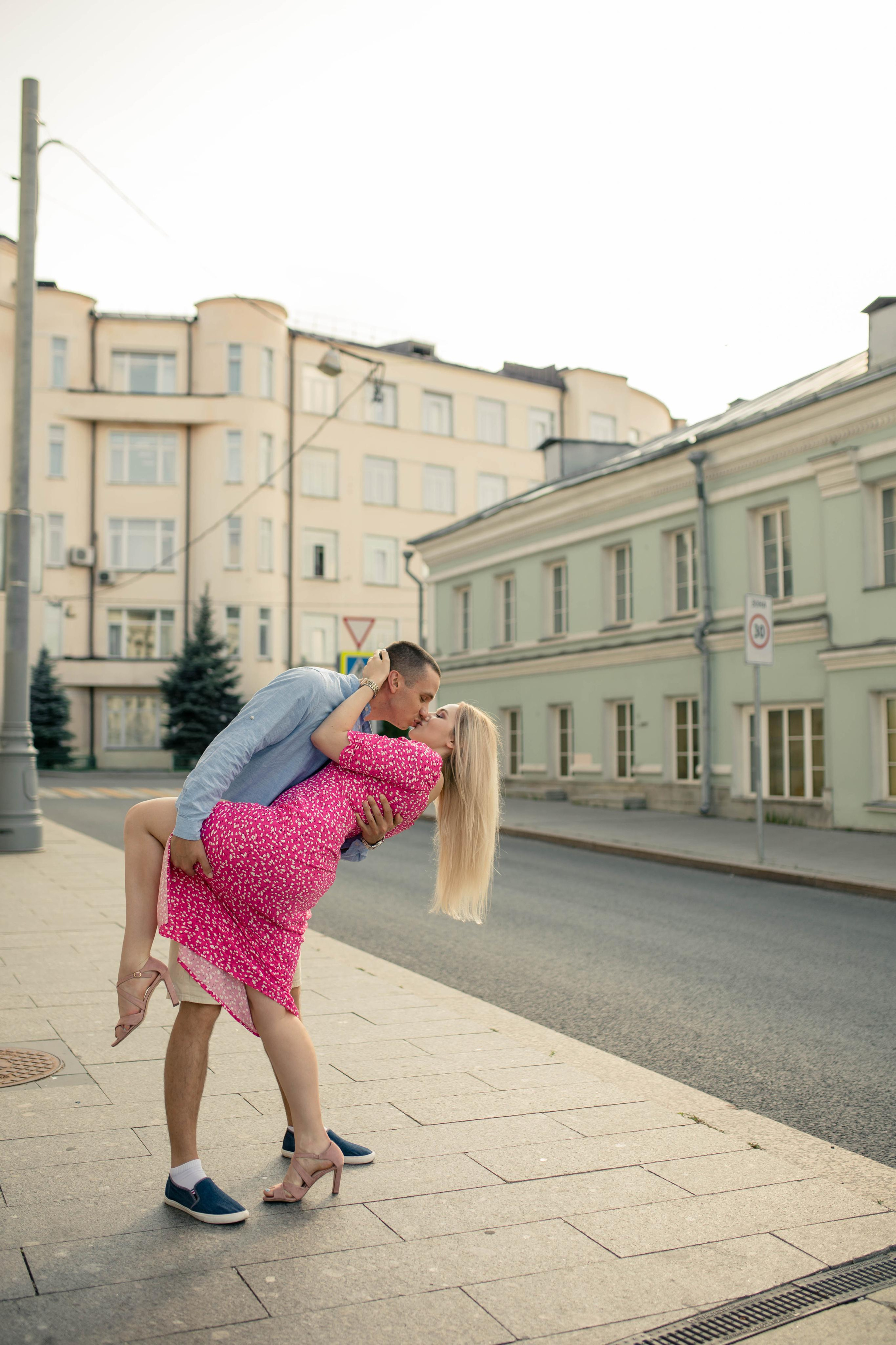 Фотосессия для влюбленных, прогулка по Москве. Алена и Ваня. Фотограф Валерия Горбунова Подольск Бутово Видное Щербинка