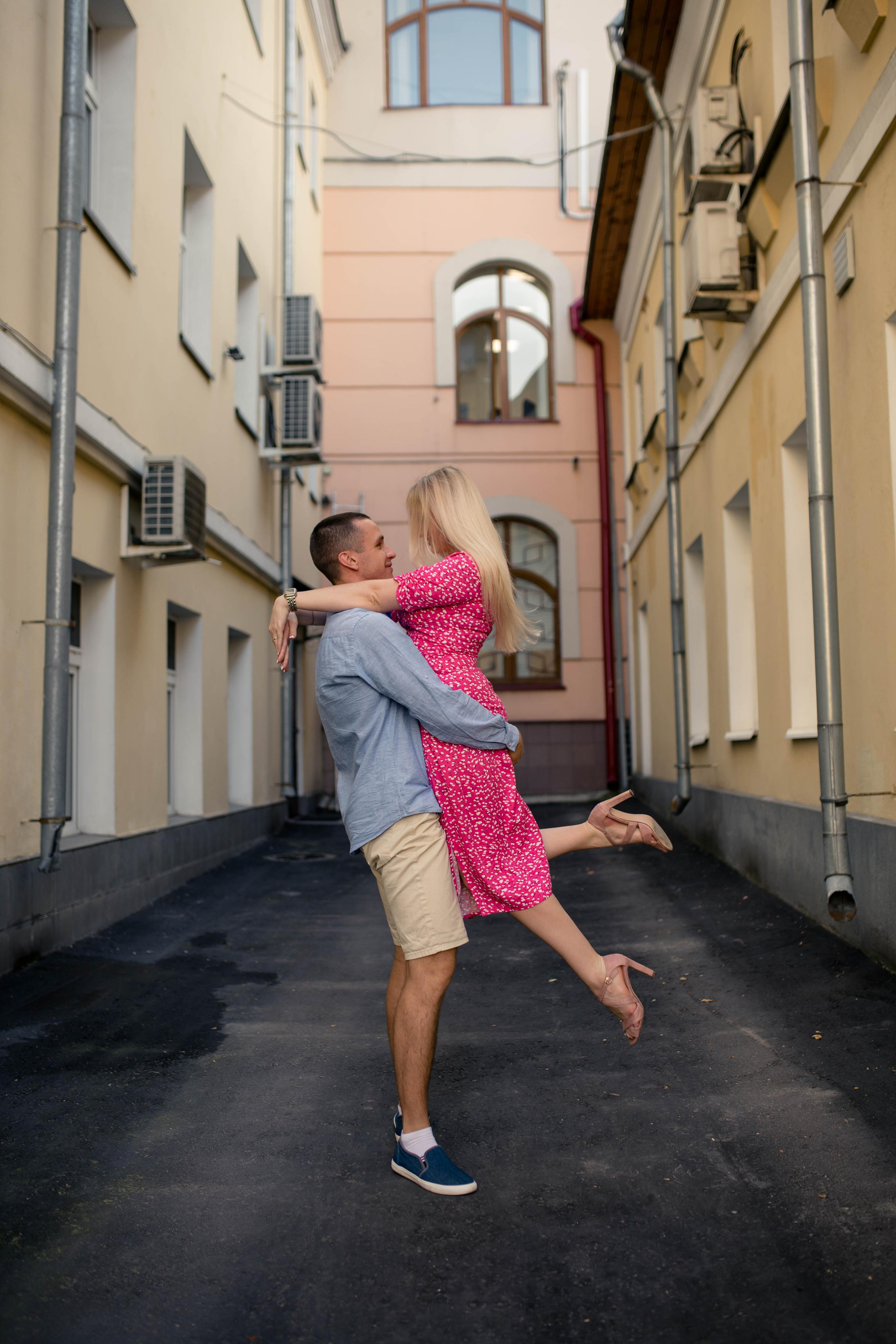 Фотосессия для влюбленных, прогулка по Москве. Алена и Ваня. Фотограф Валерия Горбунова Подольск Бутово Видное Щербинка